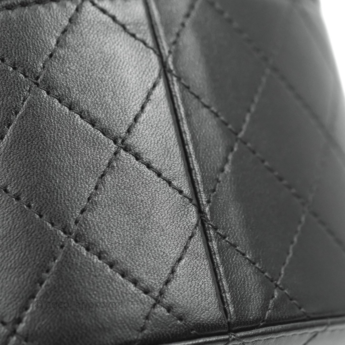 Chanel Quilted Round Vanity Clutch With Chain Black Lambskin Gold Hardware