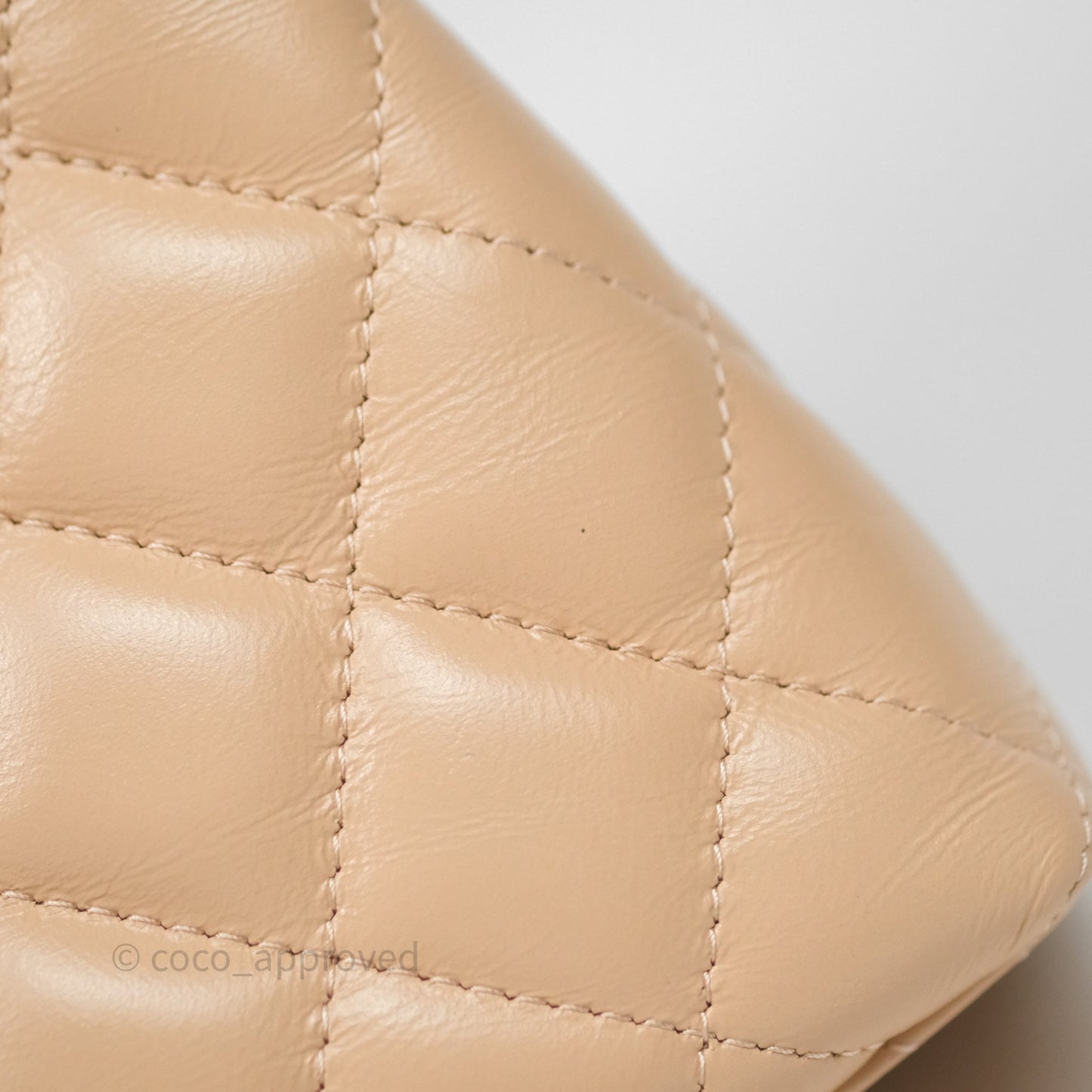 Chanel Kelly Bag Quilted Light Beige Shiny Crumpled Calfskin Aged Gold Hardware