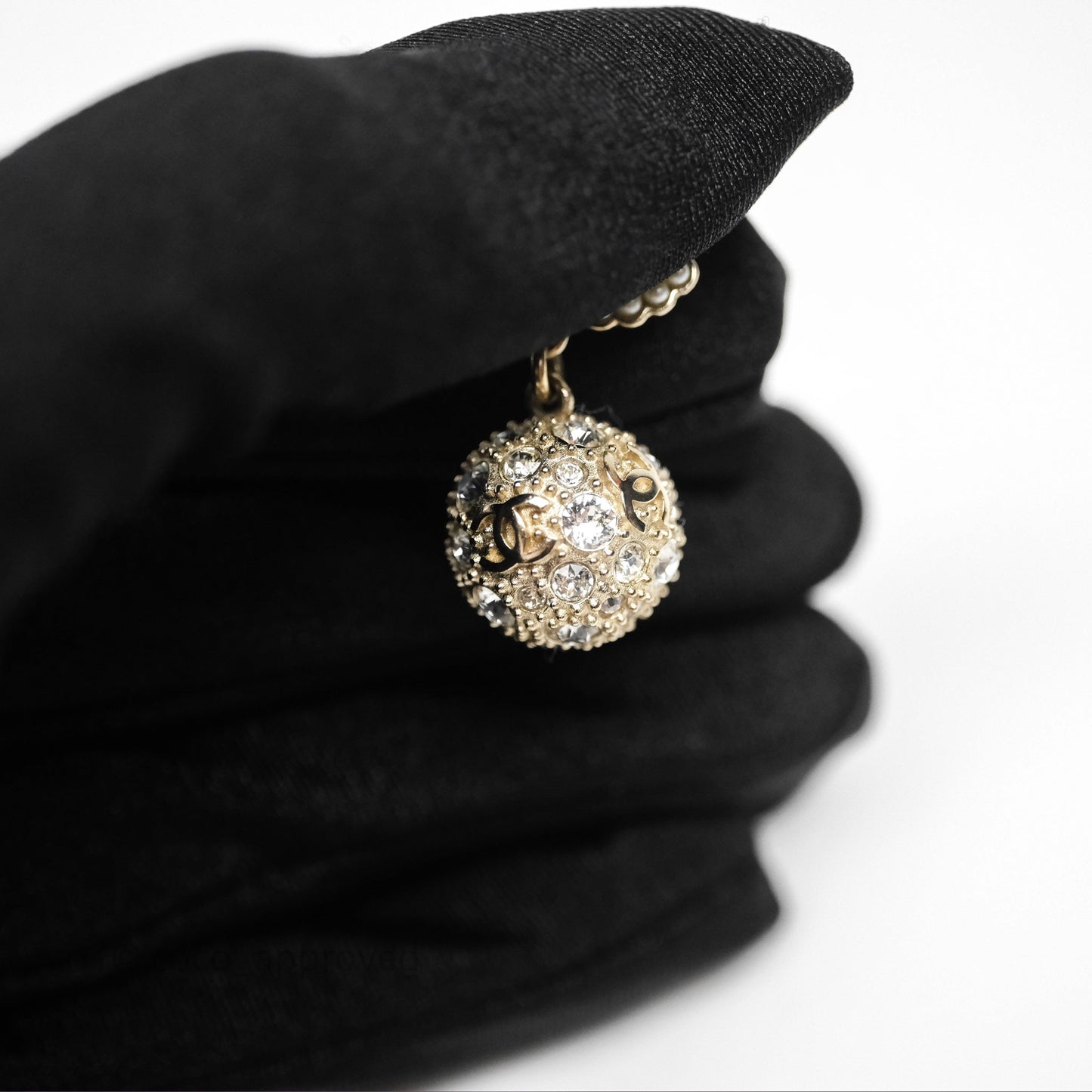 Chanel Crystal Pearl CC Drop Earrings Gold Tone Pearly White 21K