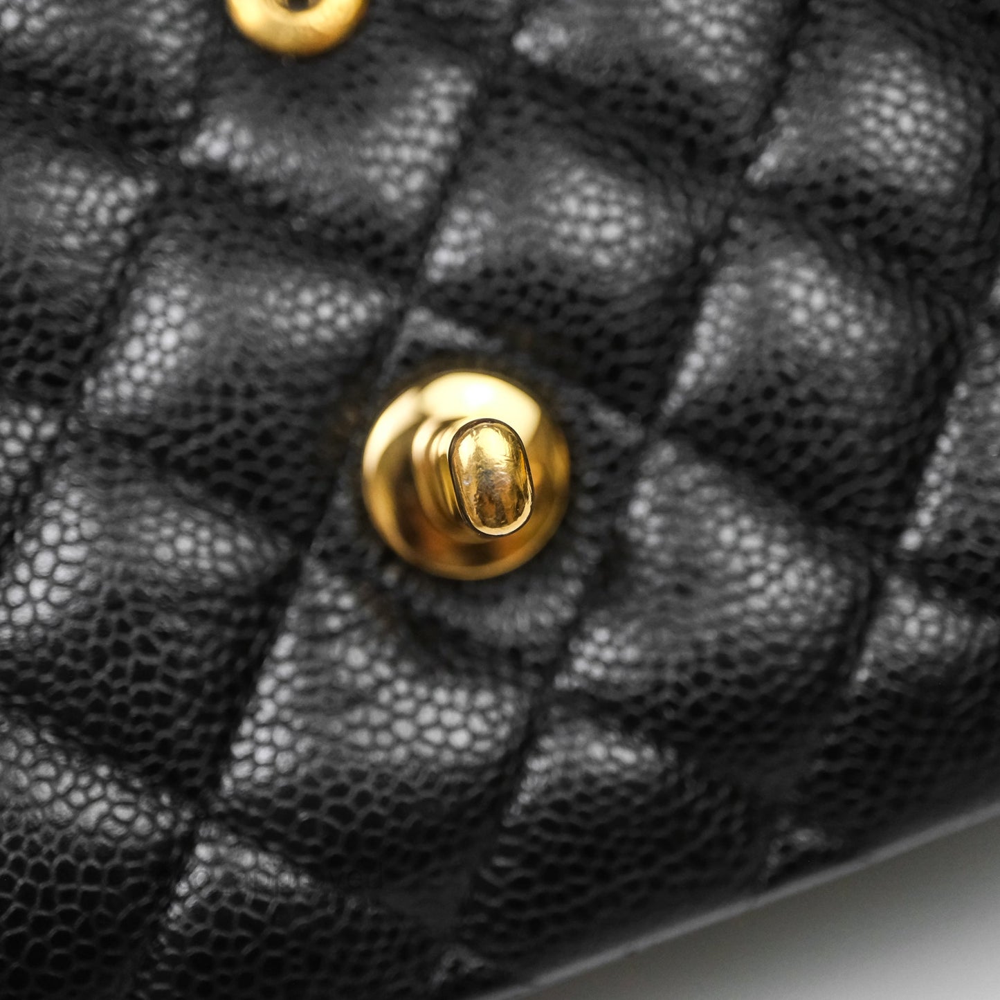 Chanel Classic M/L Medium Flap Quilted Black Caviar Gold Hardware