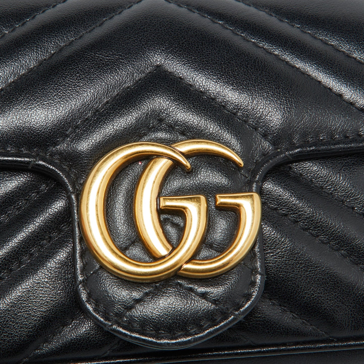 Luxury Gucci Trending 2025 Black Matelass&eacute; Leather Gg Marmont Super Mini Shoulder Bag..