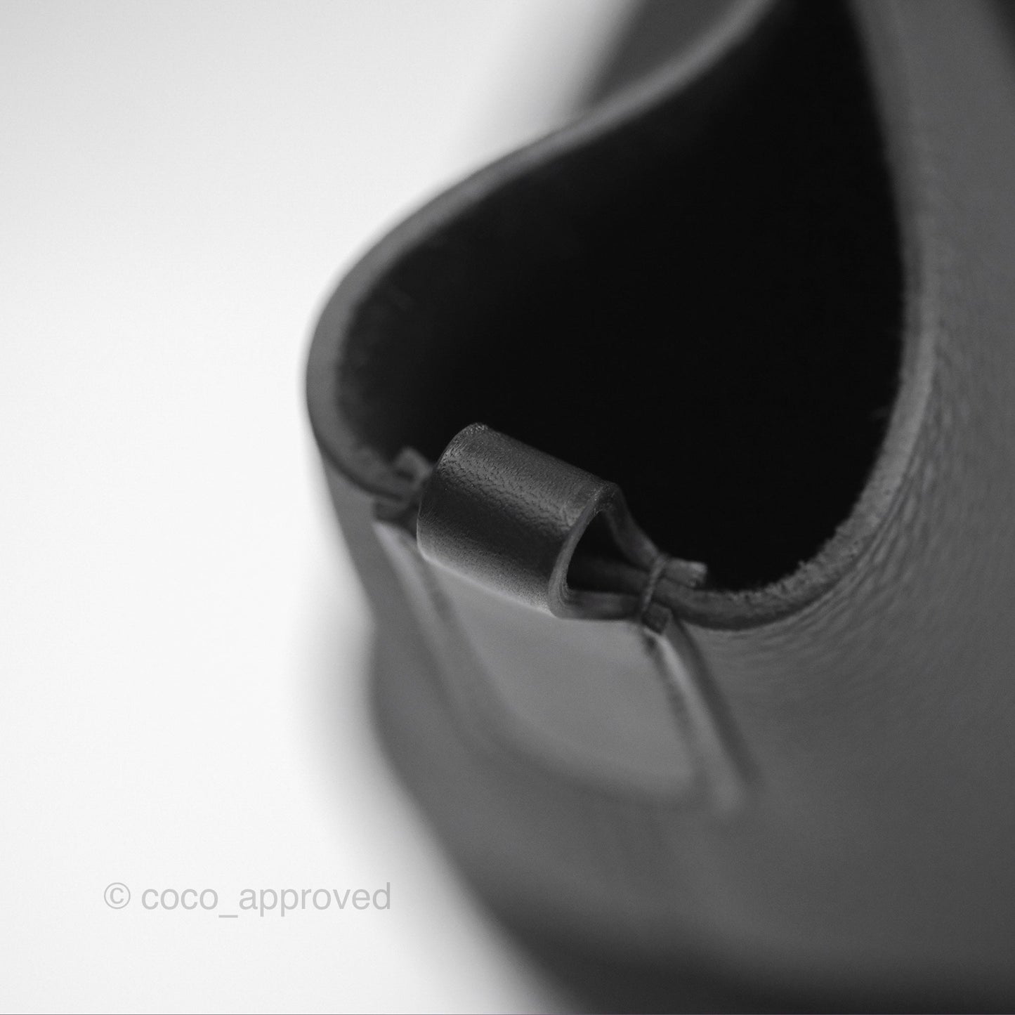 Hermès In-The-Loop 23 Noir 89 Clemence Palladium Hardware