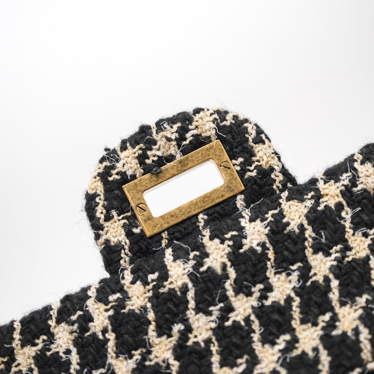 Chanel Reissue 225 Black Beige Houndstooth Tweed Antique Gold Hardware