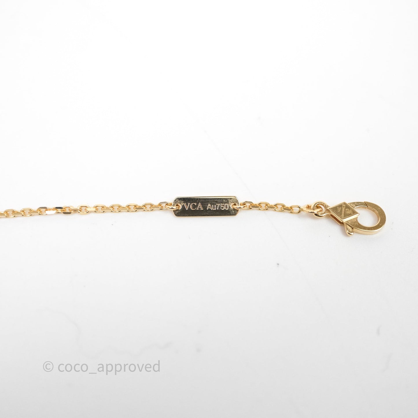 Van Cleef & Arpels Vintage Alhambra Pendant Red Carnelian Yellow Gold
