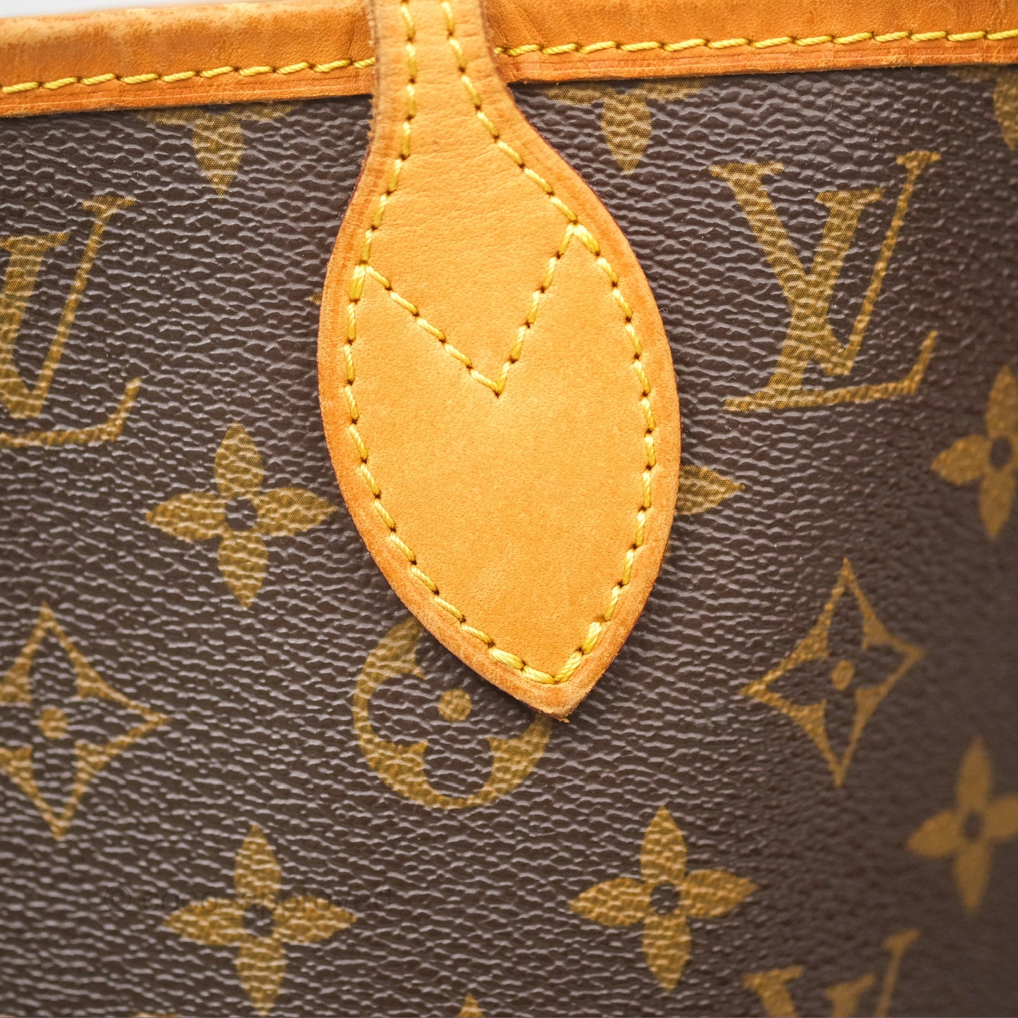 Louis Vuitton Neverfull MM Tote Bag Monogram Canvas