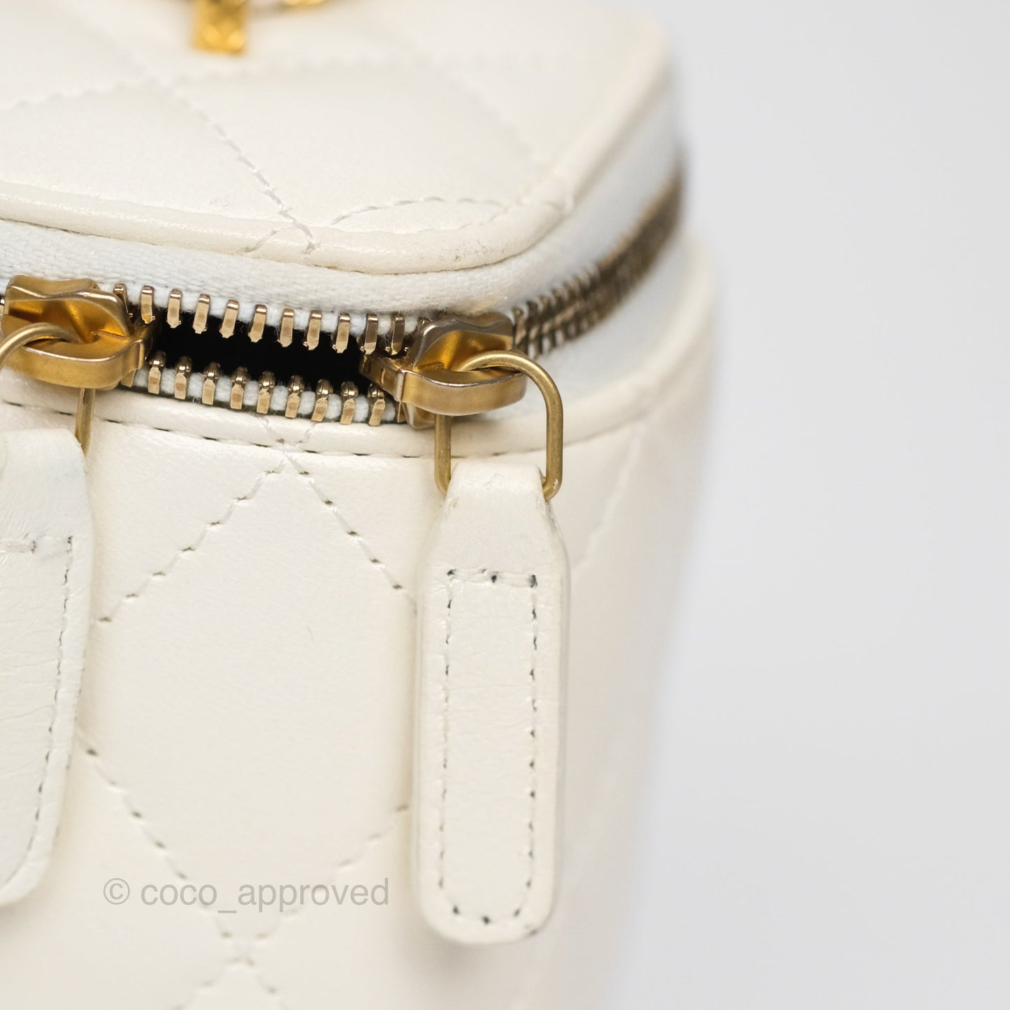 Chanel Vanity with Double Chain White Shiny Lambskin 23C