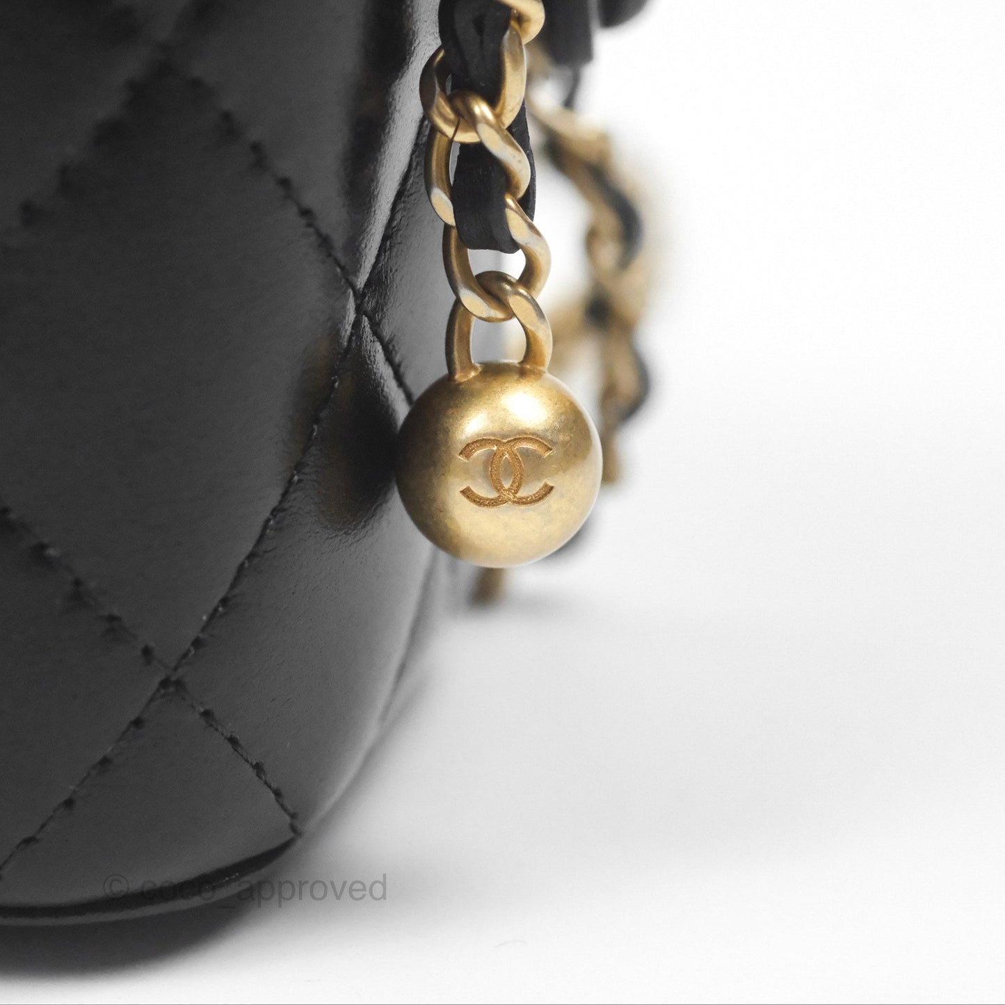 Chanel Quilted Mini Perfect Fit Vanity With Chain Black Calfskin Aged Gold Hardware 21A