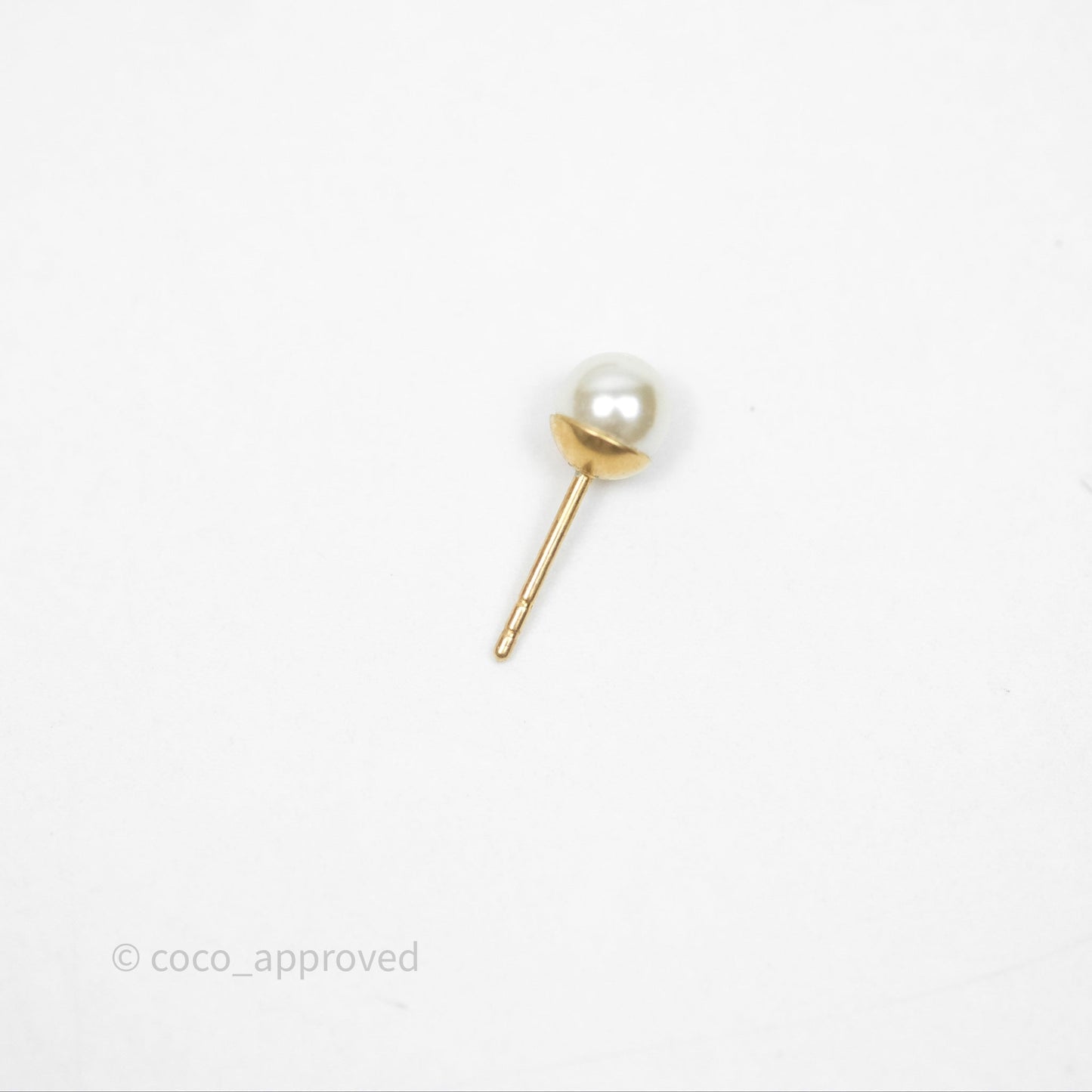 Christian Dior Pearl 30 Montaigne Earrings Gold Tone