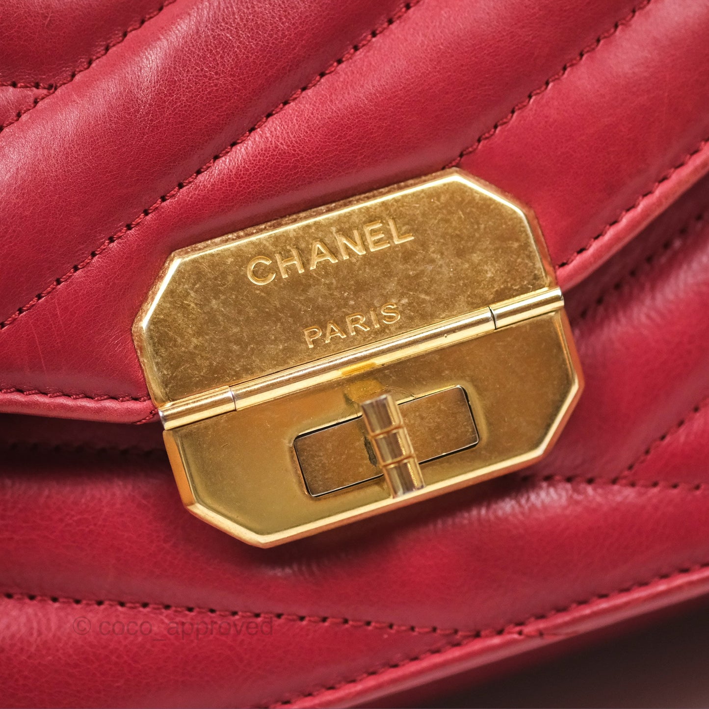 Chanel Chevron Shoulder Bag Red Calfskin Aged Gold Hardware