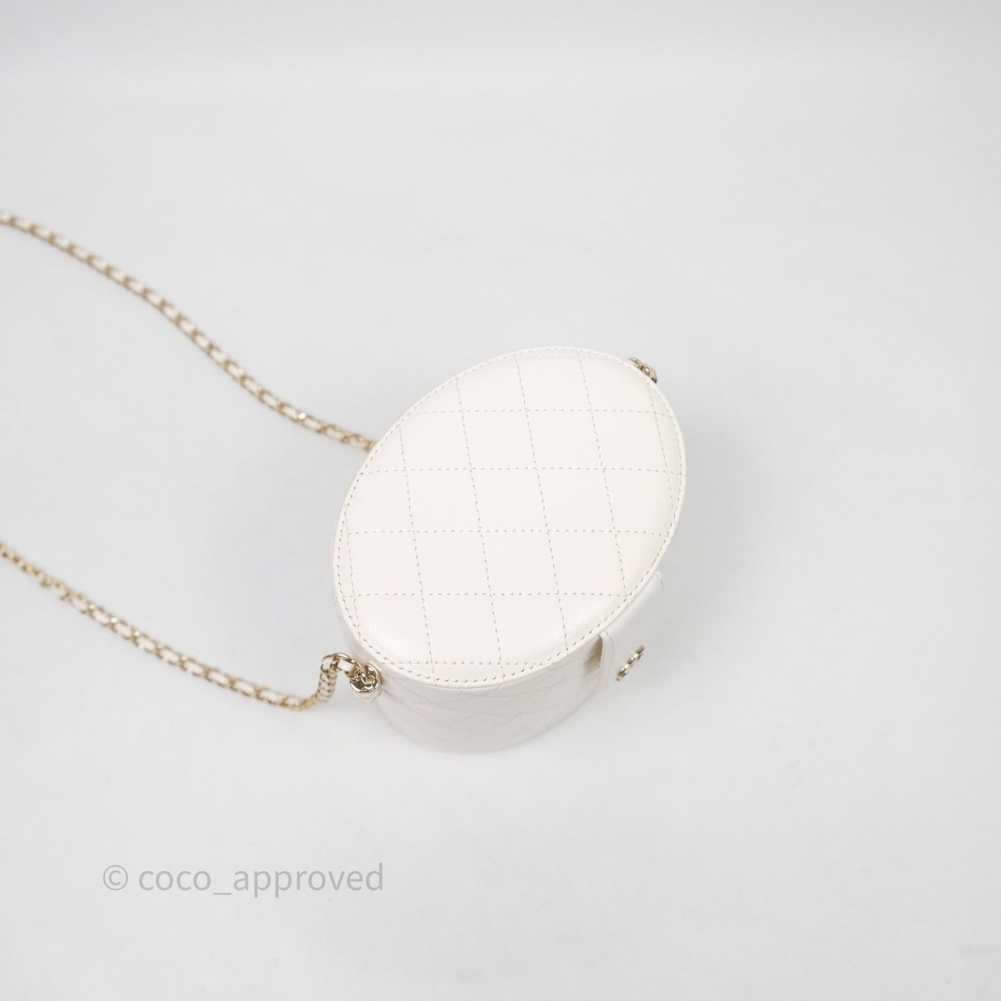 Chanel Quilted Round Vanity Clutch With Chain White Lambskin Gold Hardware
