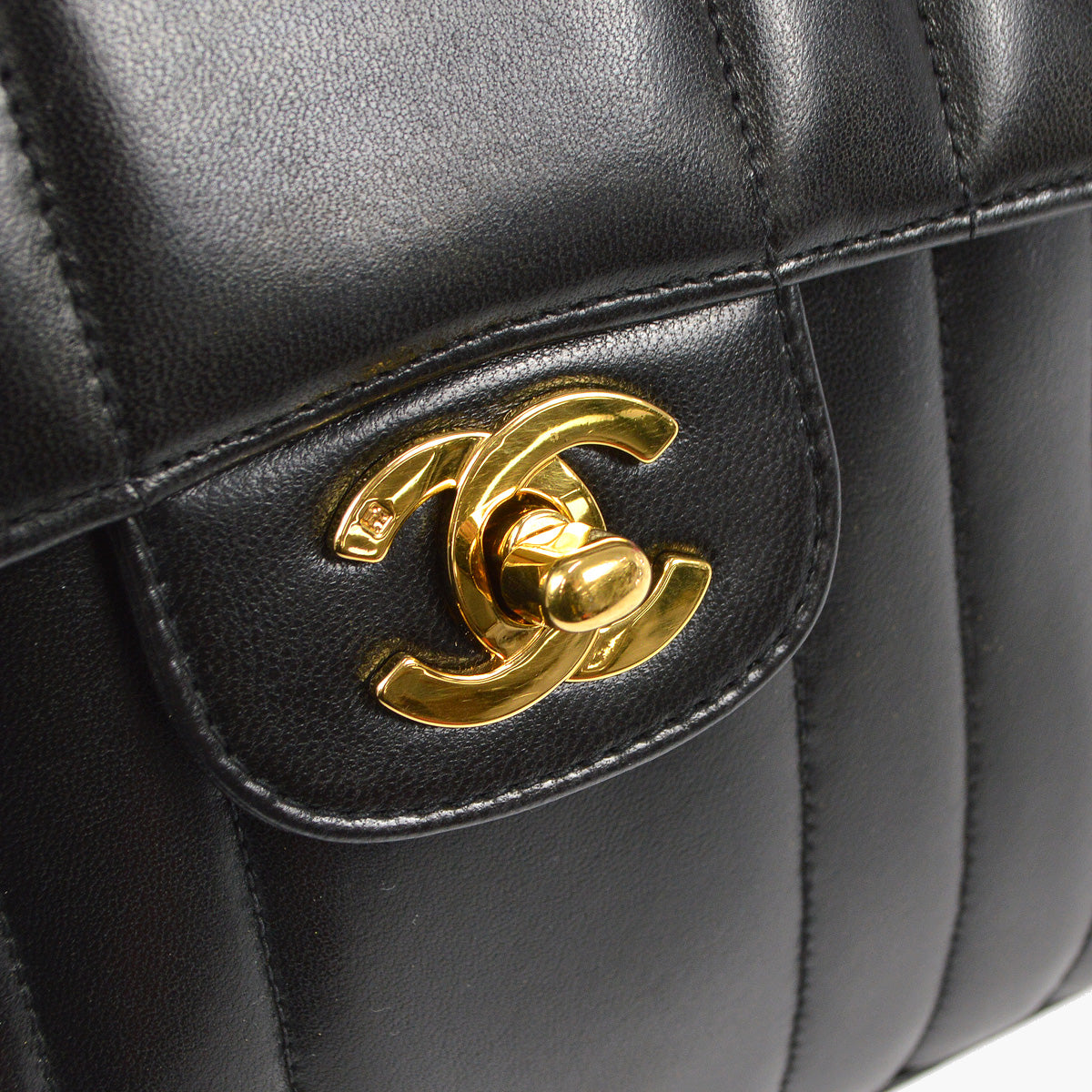 Luxury Chanel 1991-1994 Vertical Stitch Classic Square Flap Small Black Lambskin