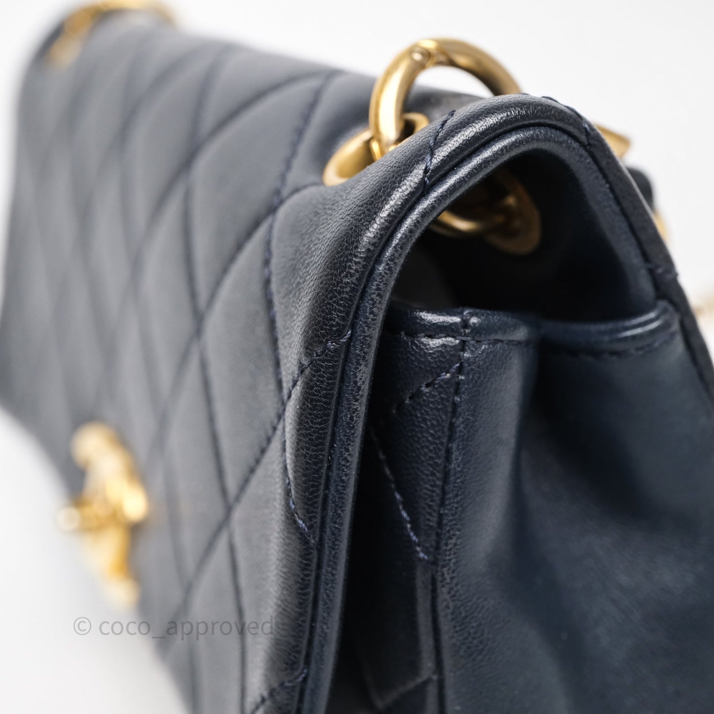 Chanel Quilted Entwined Chain Bag Navy Lambskin Aged Gold Hardware 21P