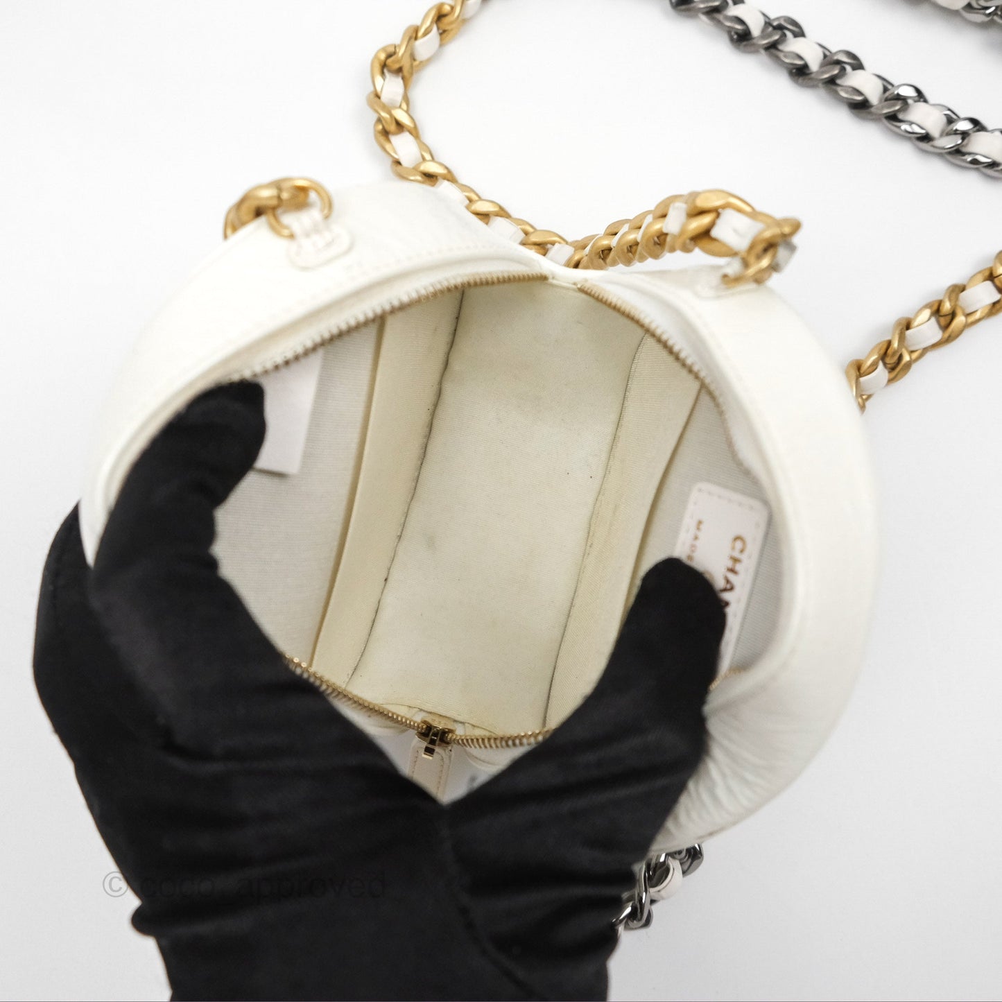 Chanel 19 Round Clutch With Chain White Glazed Calfskin Mixed Hardware