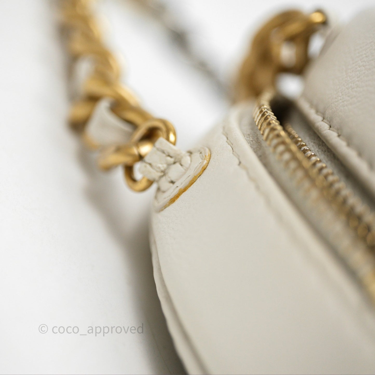 Chanel 19 Round Clutch With Chain White Calfskin Mixed Hardware