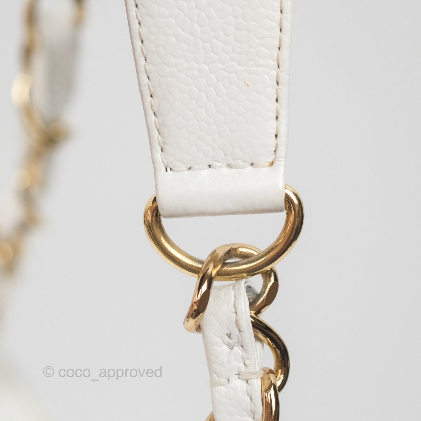 Chanel Vintage CC Quilted Shoulder Bag White Caviar Gold Hardware