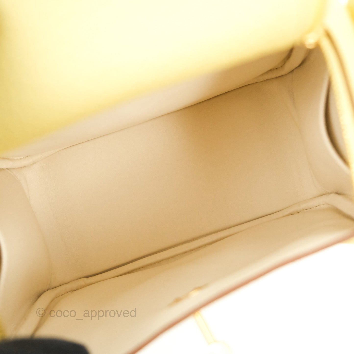 Hermès Mini Lindy 20 Taurillon Jaune Poussin Clemence Gold Hardware