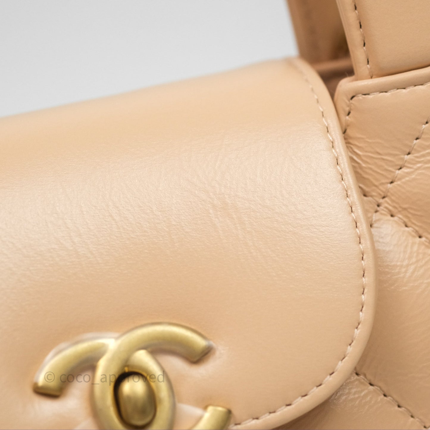 Chanel Kelly Bag Quilted Light Beige Shiny Crumpled Calfskin Aged Gold Hardware
