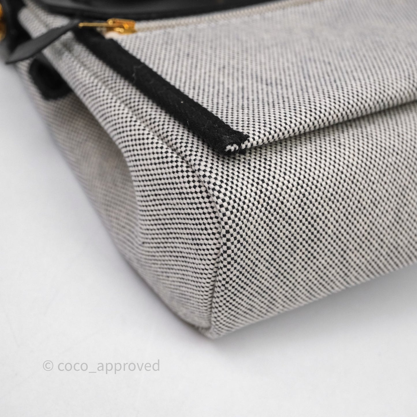 Hermès Herbag Zip 20 Mini Ecru-Noir Canvas Gold Hardware