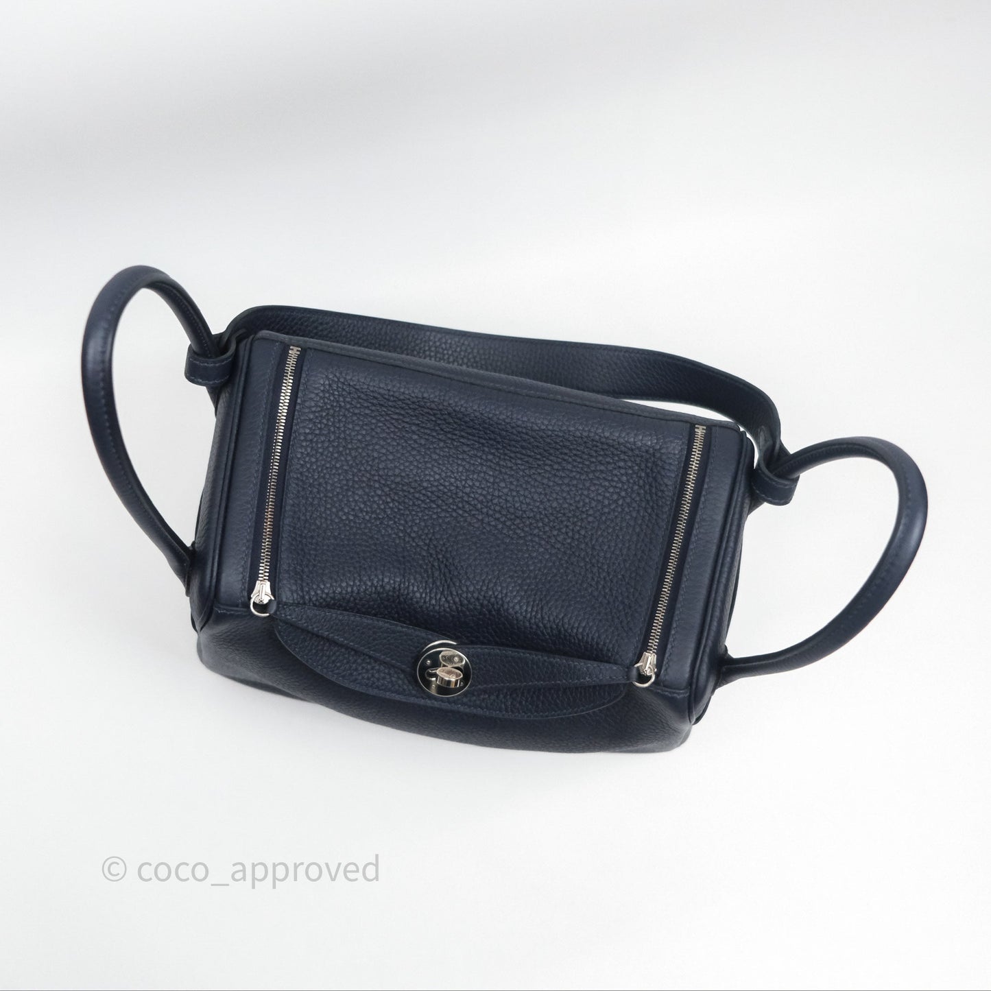 Hermès Lindy 26 Bleu Nuit 2Z Taurillon Clemence Palladium Hardware