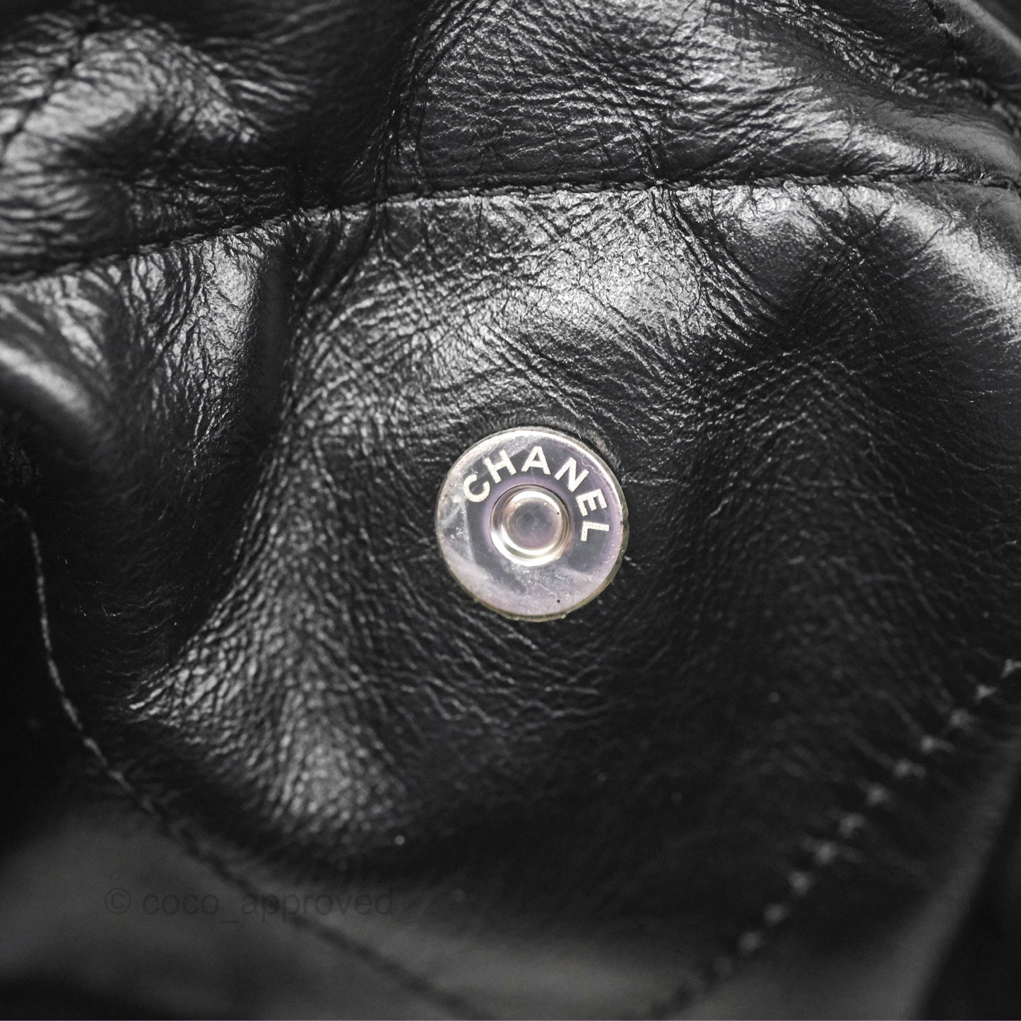 Chanel 22 Bag Medium Black Calfskin So Black Hardware