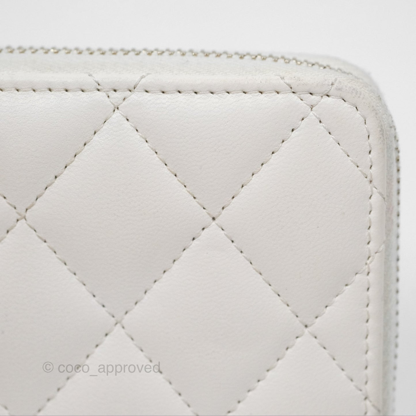 Chanel Pearl CC Zipped Coin Purse White Lambskin Gold Hardware