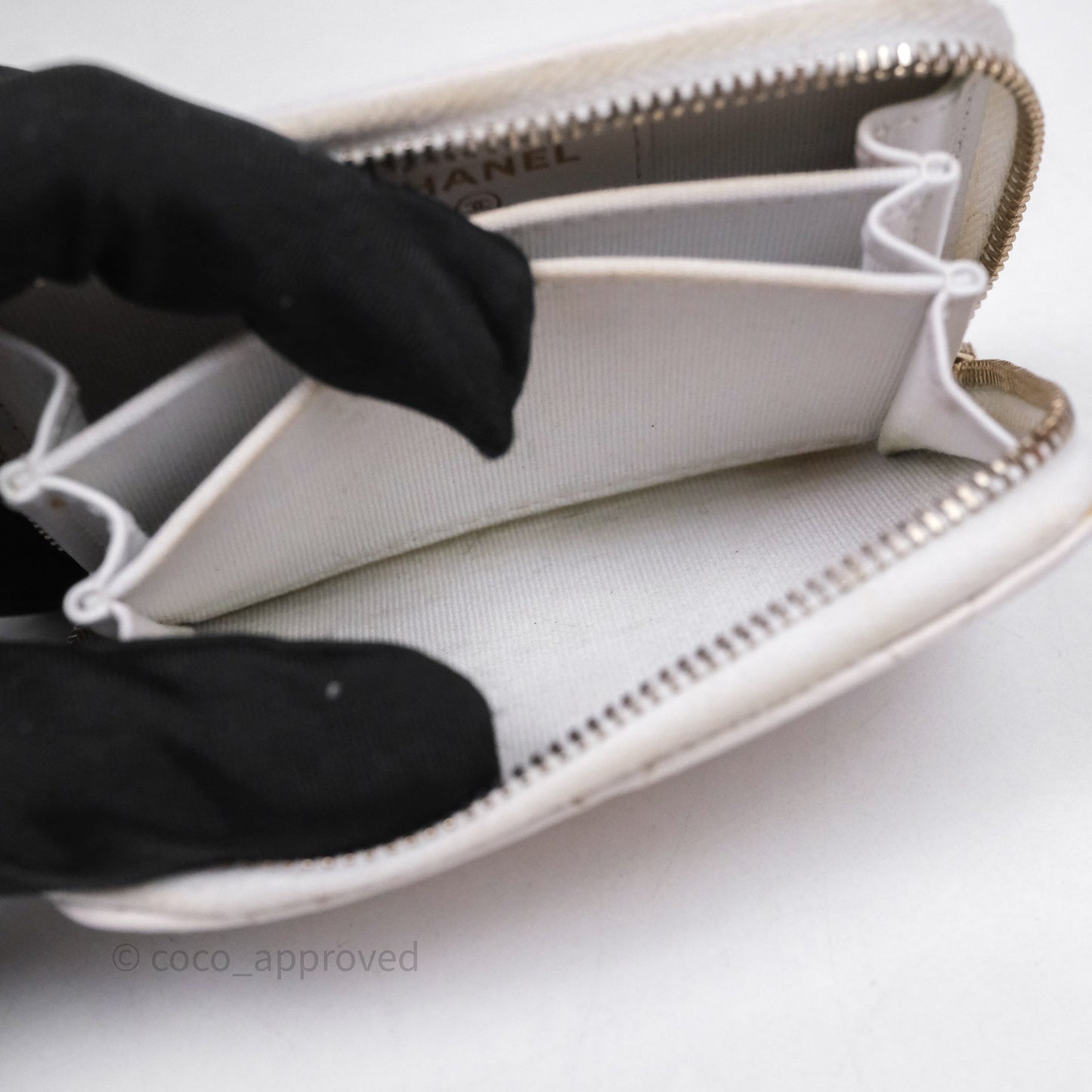 Chanel Classic Zipped Coin Purse White Caviar Gold Hardware
