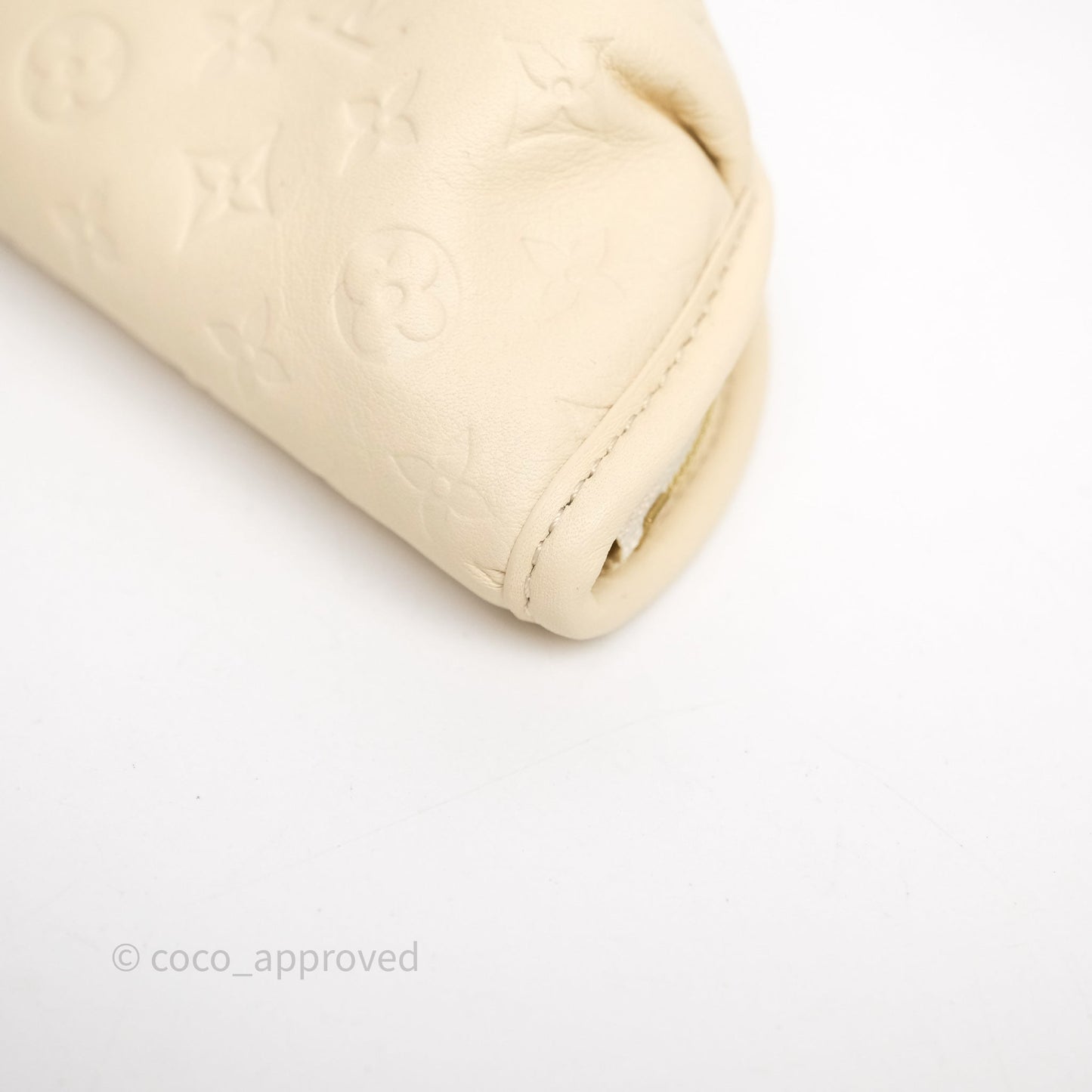 Louis Vuitton Gyoza Key Pouch Beige