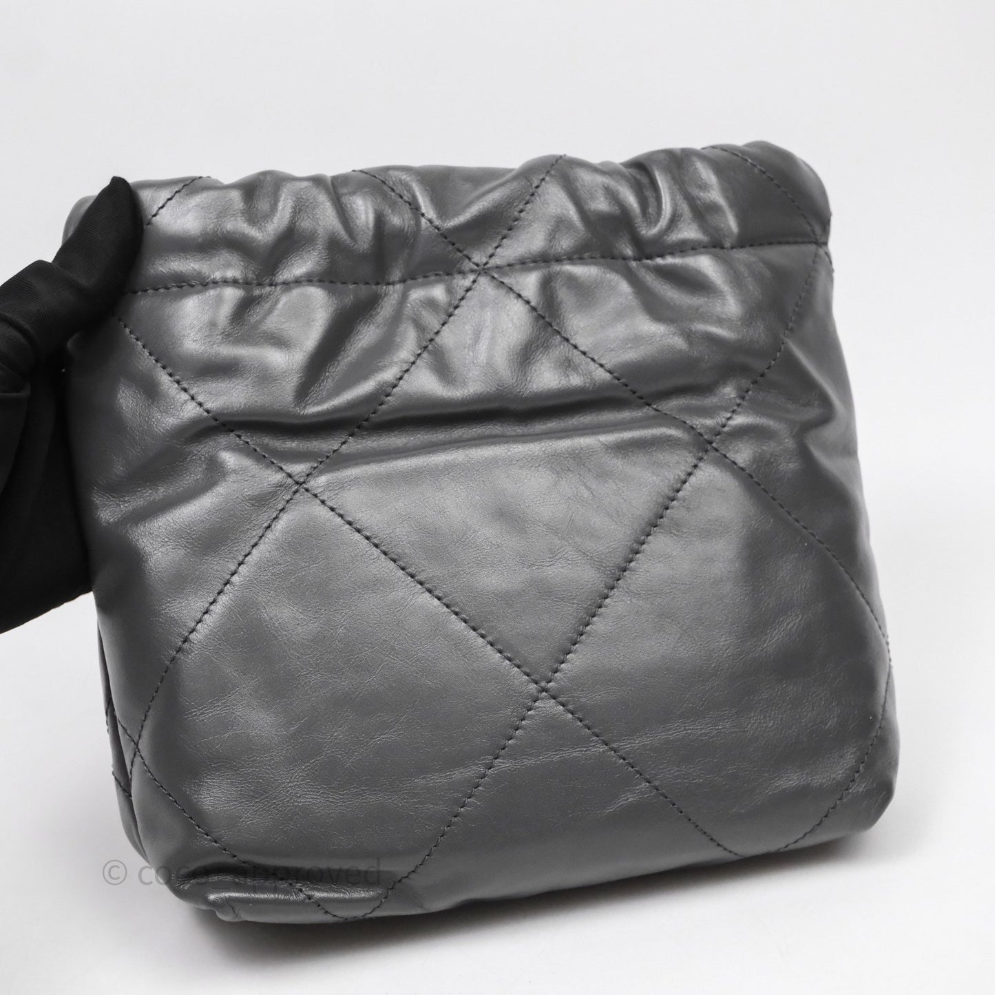 Chanel 22 Mini Bag Dark Grey Shiny Crumpled Calfskin Aged Gold Hardware