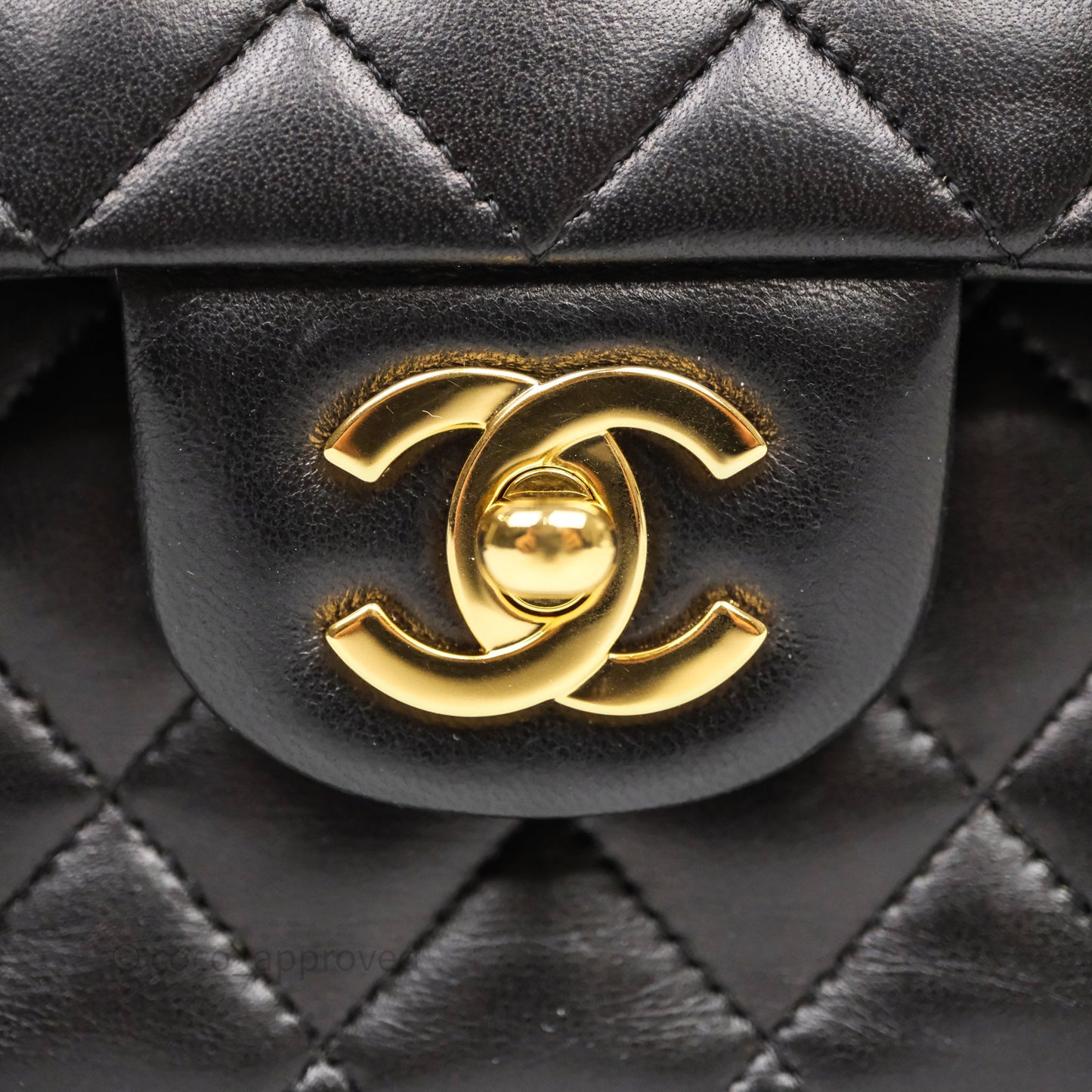 Chanel Classic M/L Medium Flap Quilted Black Lambskin Gold Hardware
