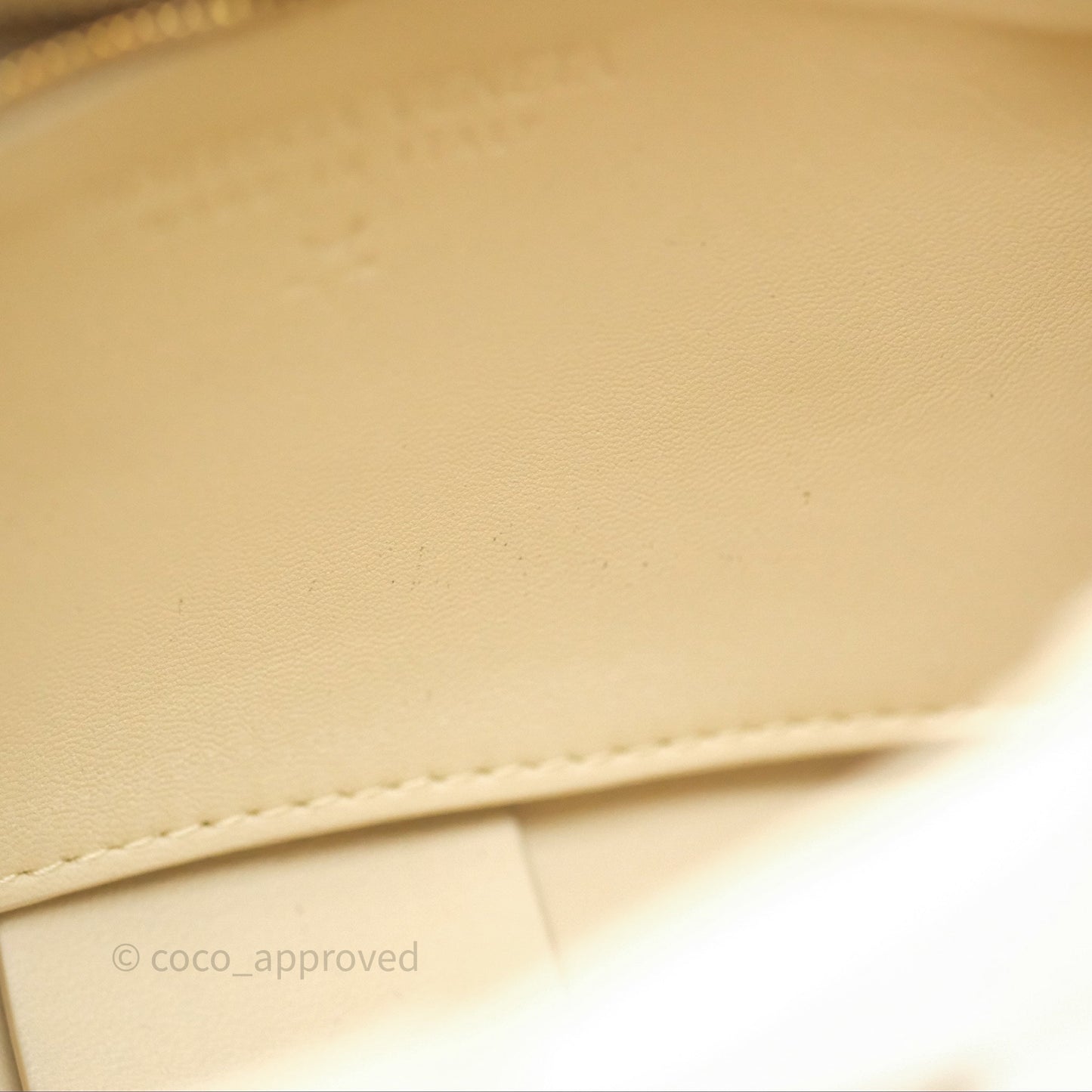 Bottega Veneta Cassette Shoulder Bag Intrecciato Beige Brushed Calfskin