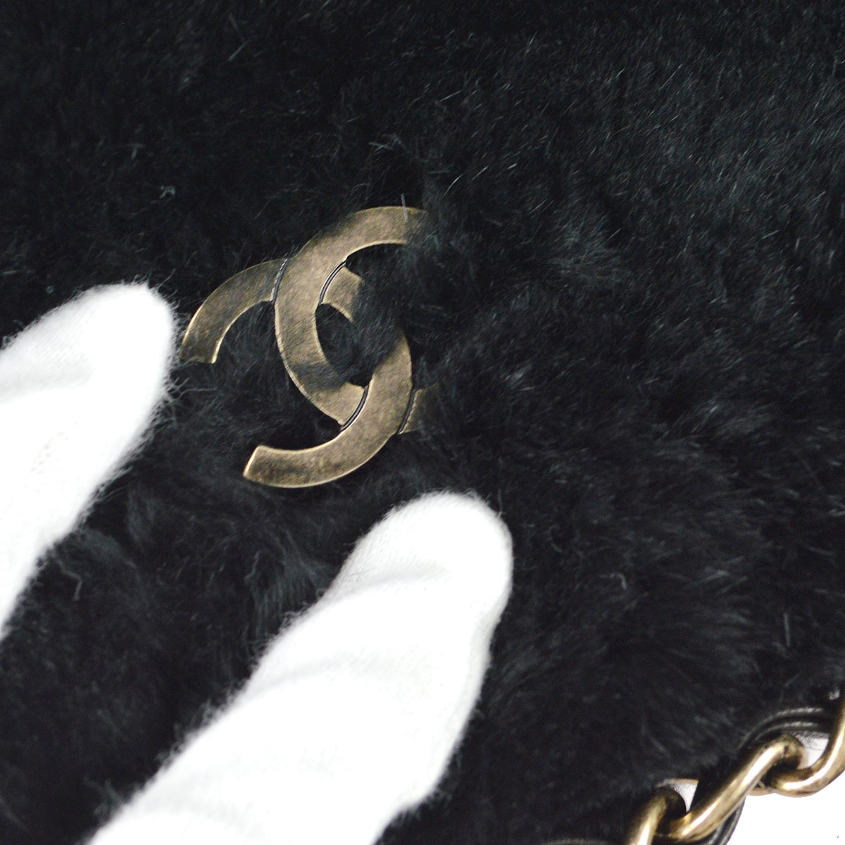 Luxury Chanel 2000-2001 Chain Tote 35 Black Fur