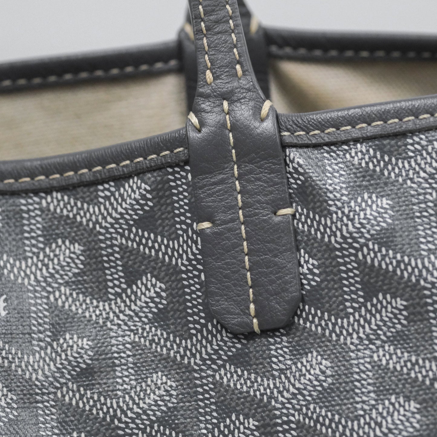 Goyard St Louis Tote PM ⁣⁣⁣⁣⁣⁣⁣⁣⁣⁣⁣⁣⁣⁣⁣⁣⁣⁣⁣⁣Grey Canvas