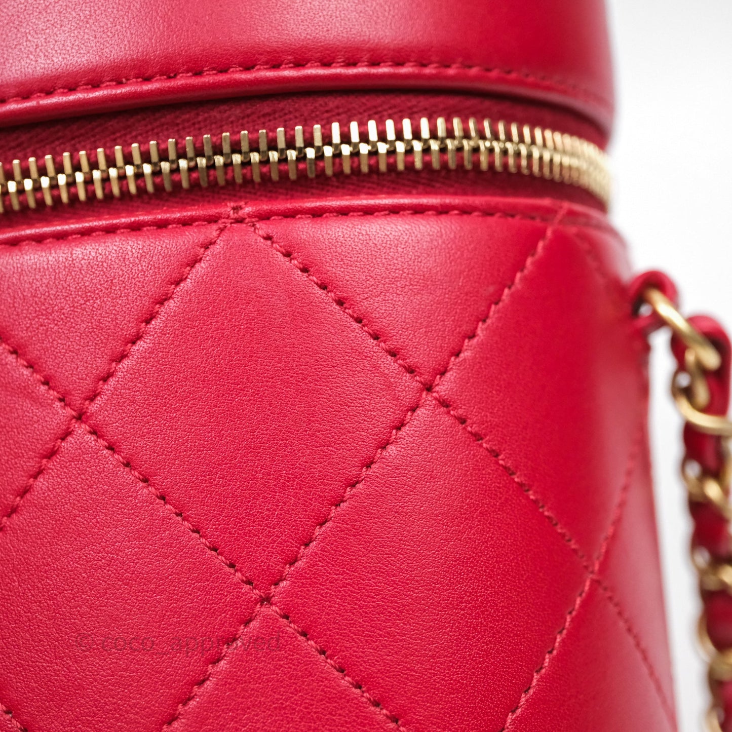 Chanel CC Vanity Case Red Calfskin Aged Gold Hardware