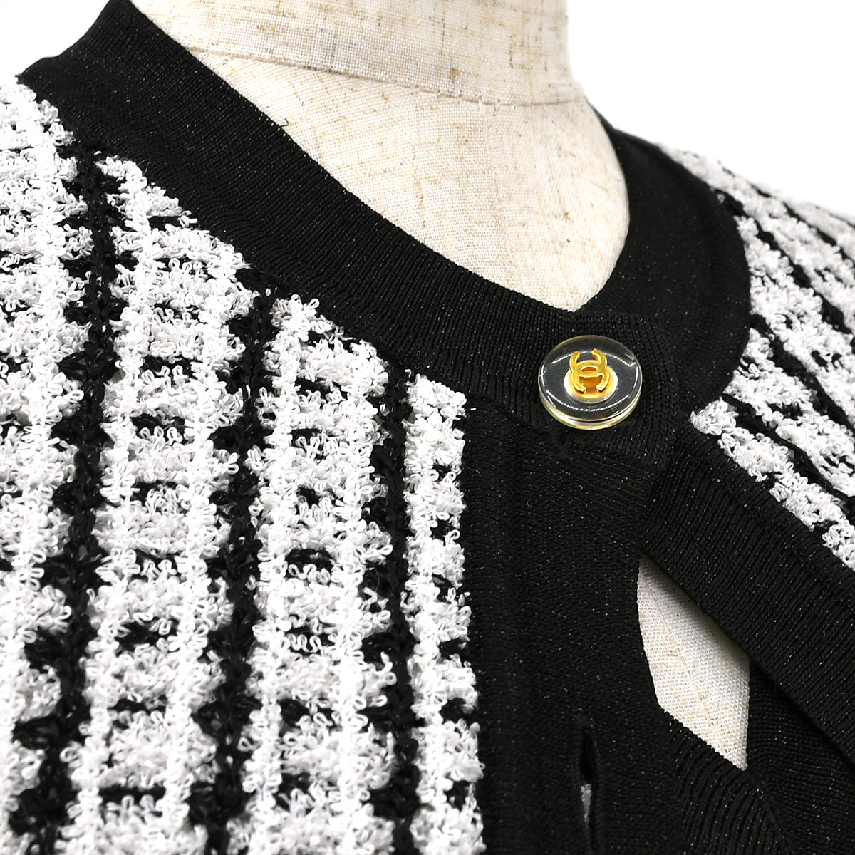 Luxury Chanel 1997 Spring tweed knitted top and cardigan #38