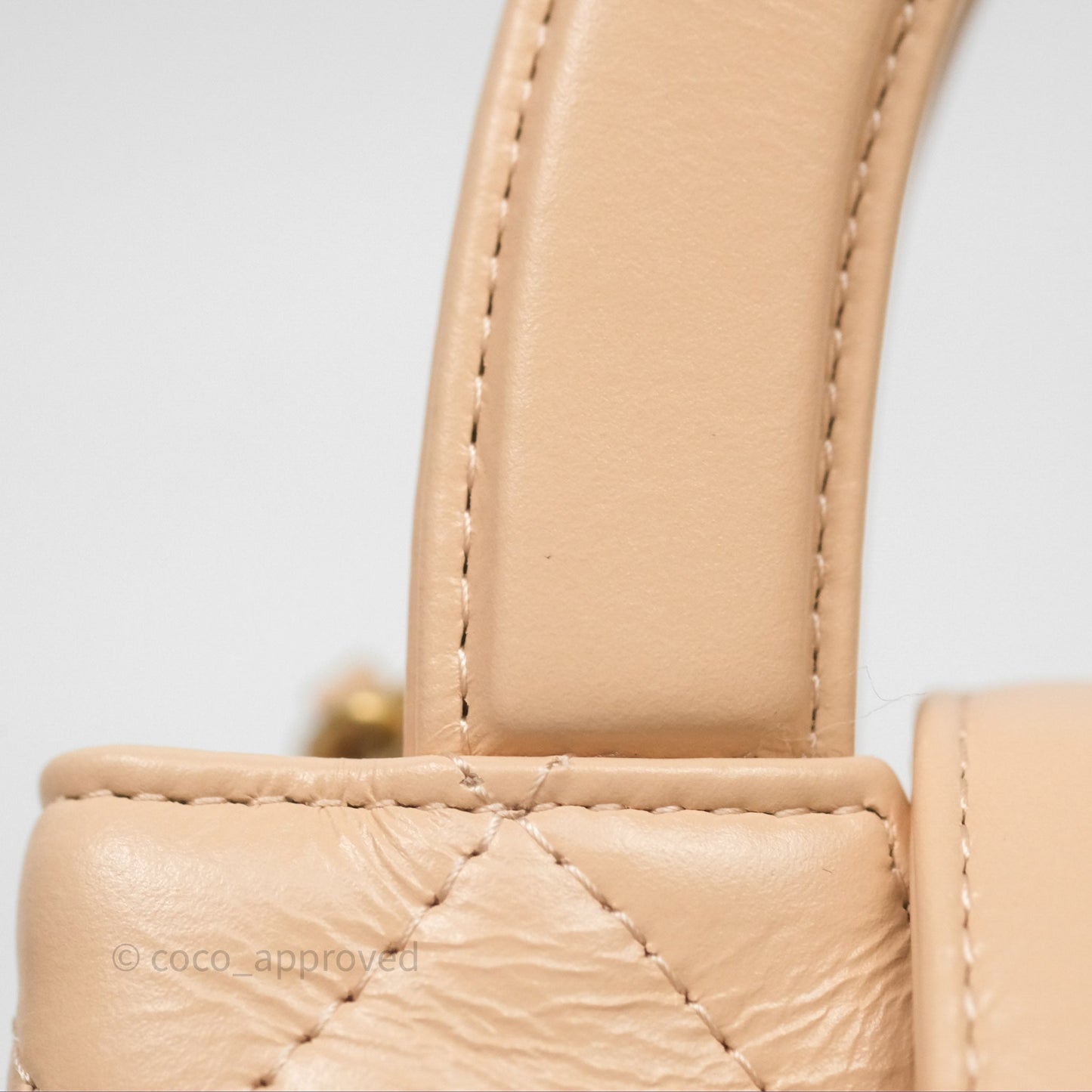 Chanel Kelly Bag Quilted Light Beige Shiny Crumpled Calfskin Aged Gold Hardware