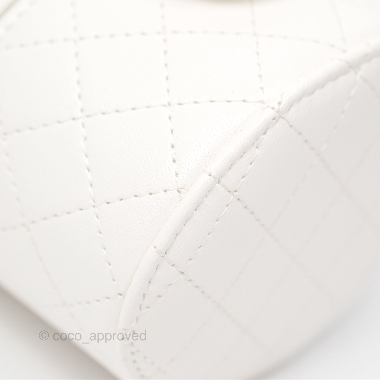Chanel Quilted Round Vanity Clutch With Chain Lambskin White Gold Hardware