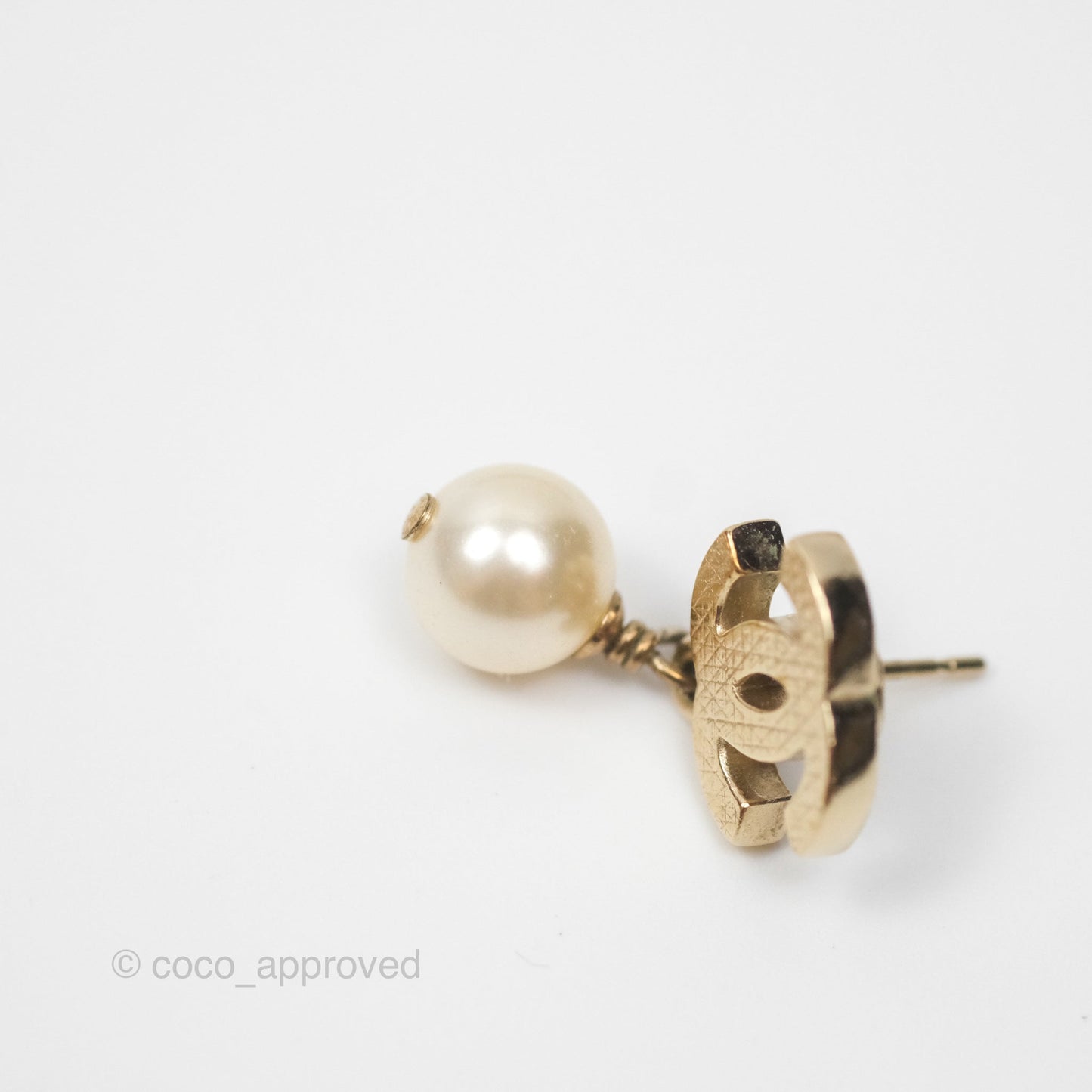 Chanel CC Pearl Drop Earrings Gold Tone 12W