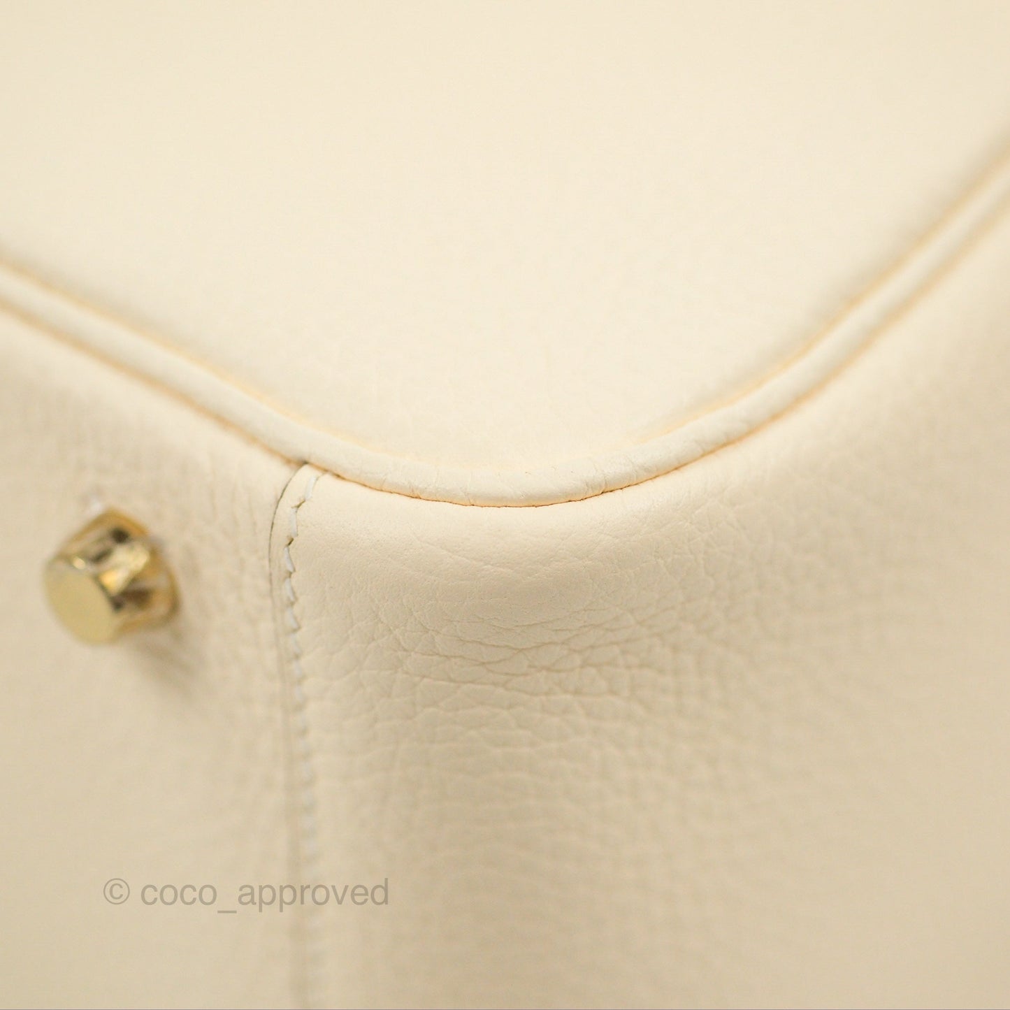 Hermès Lindy 26 Nata Taurillon Clemence Gold Hardware