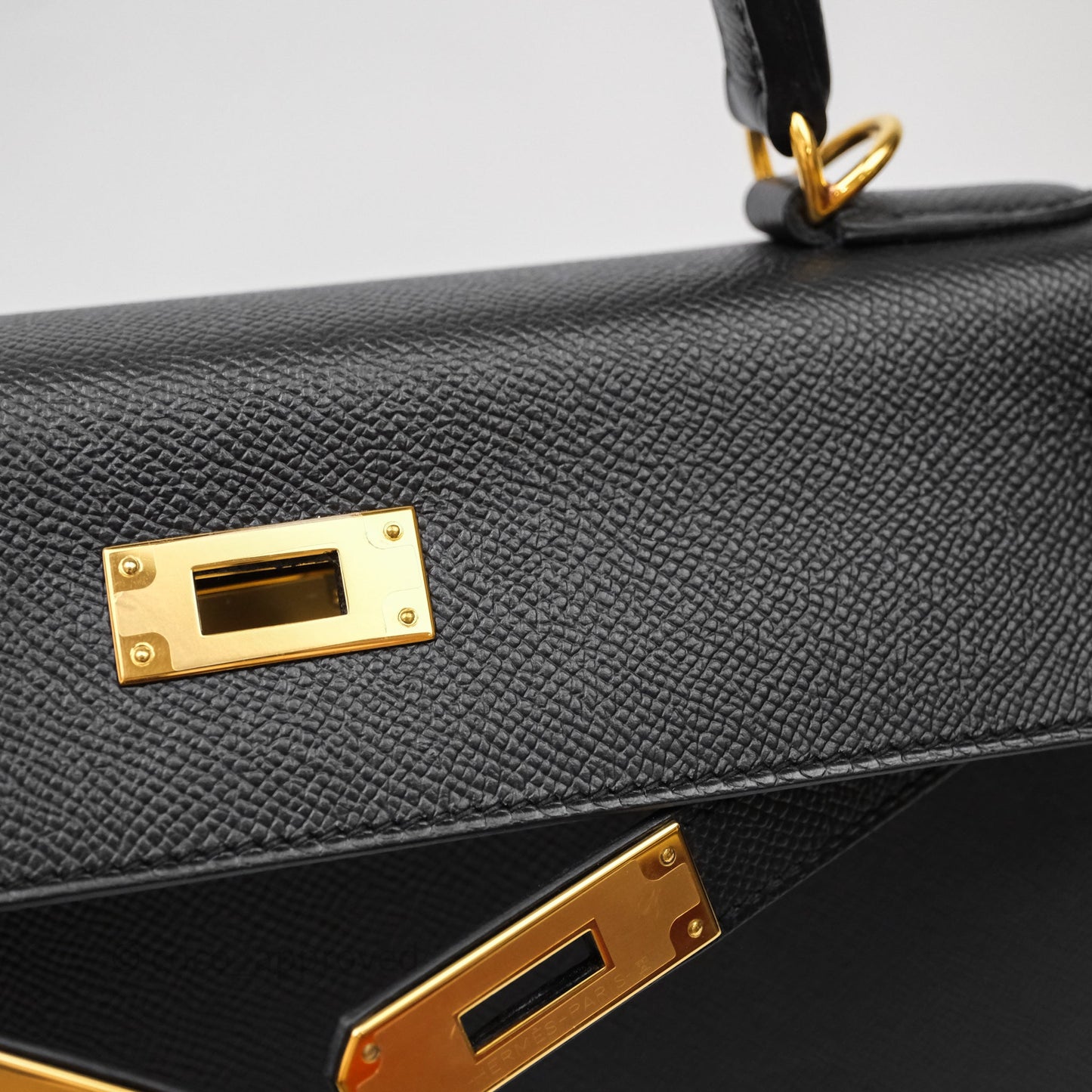 Hermès Kelly 28 Noir 89 Epsom Gold Hardware