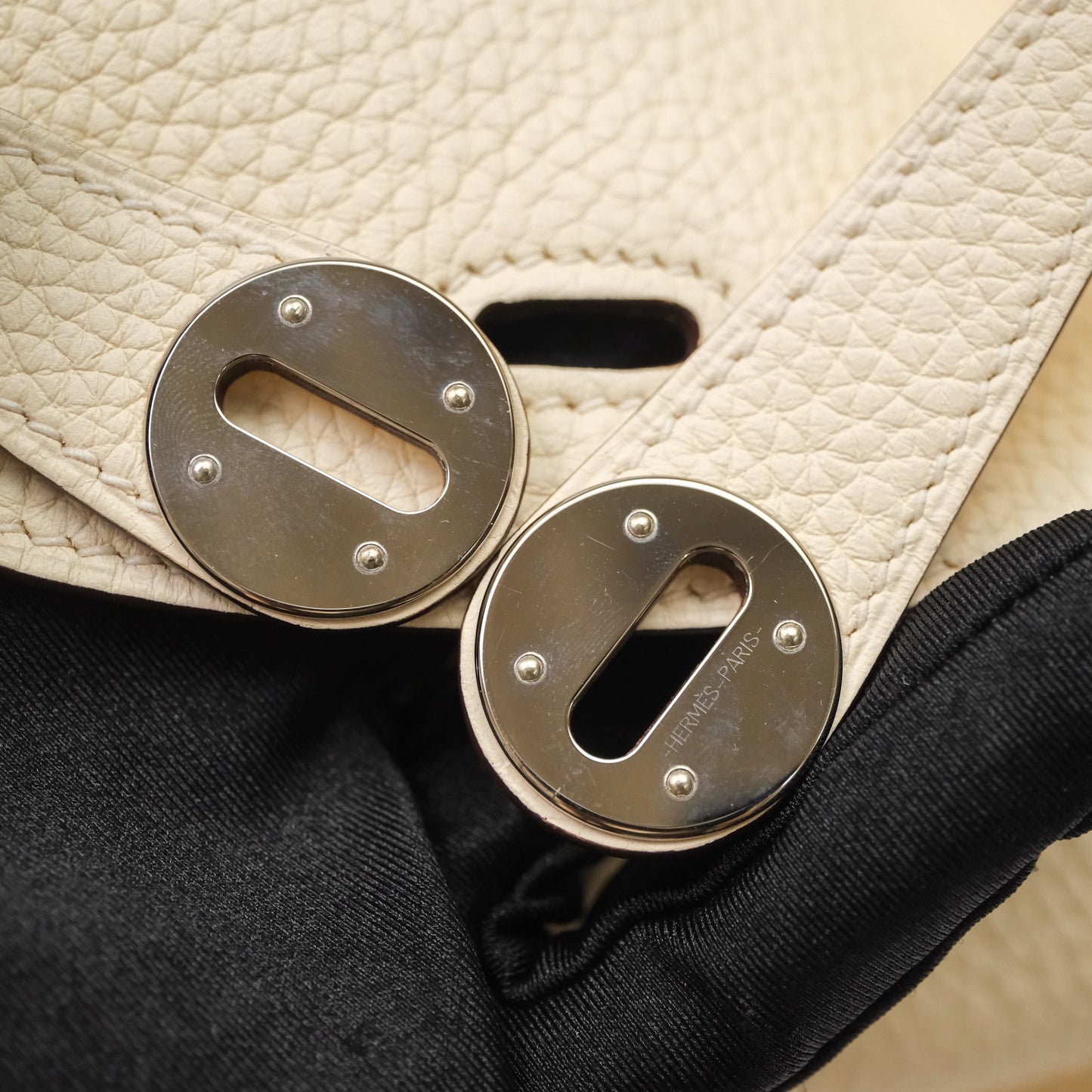 Hermès Lindy 26 Nata I2 Taurillon Clemence Palladium Hardware
