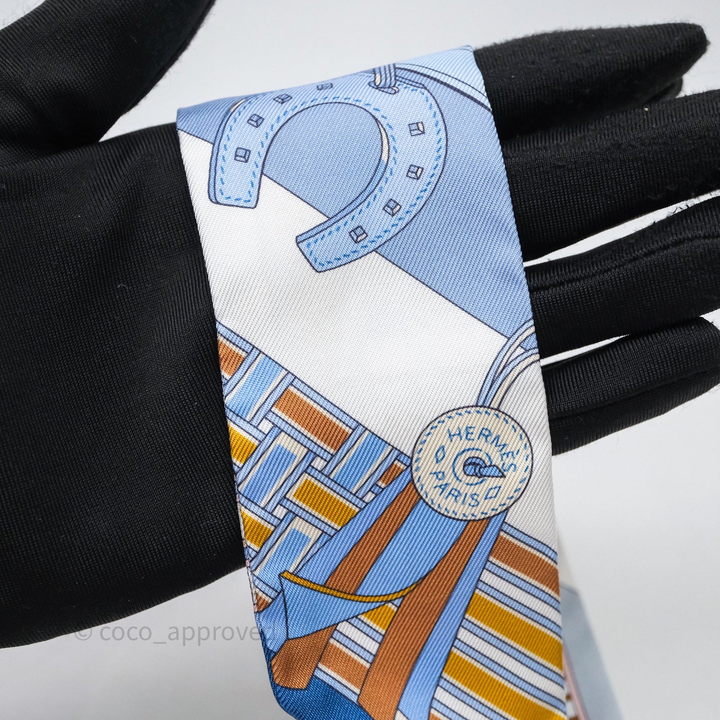 Hermès Brides et Gris-Gris Silk Twilly
