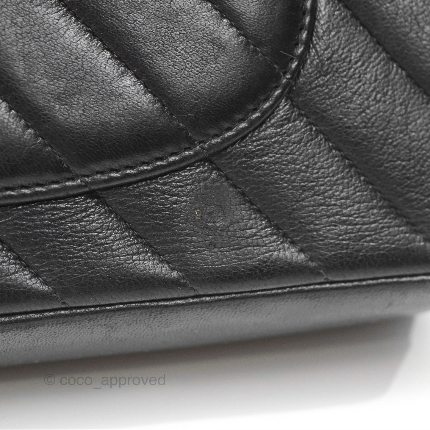Chanel Vintage Medium Classic Flap Chevron Black Lambskin 24K Gold Hardware