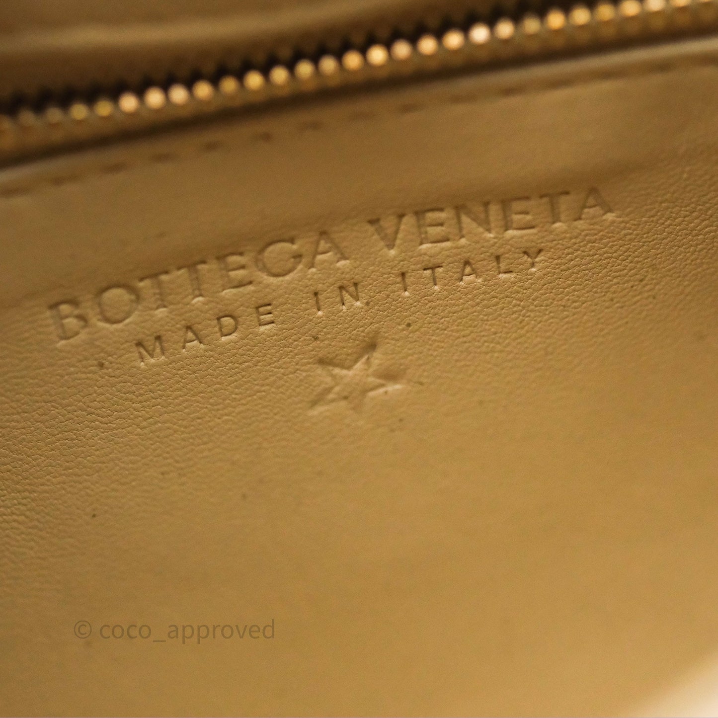 Bottega Veneta Cassette Shoulder Bag Intrecciato Beige Brushed Calfskin