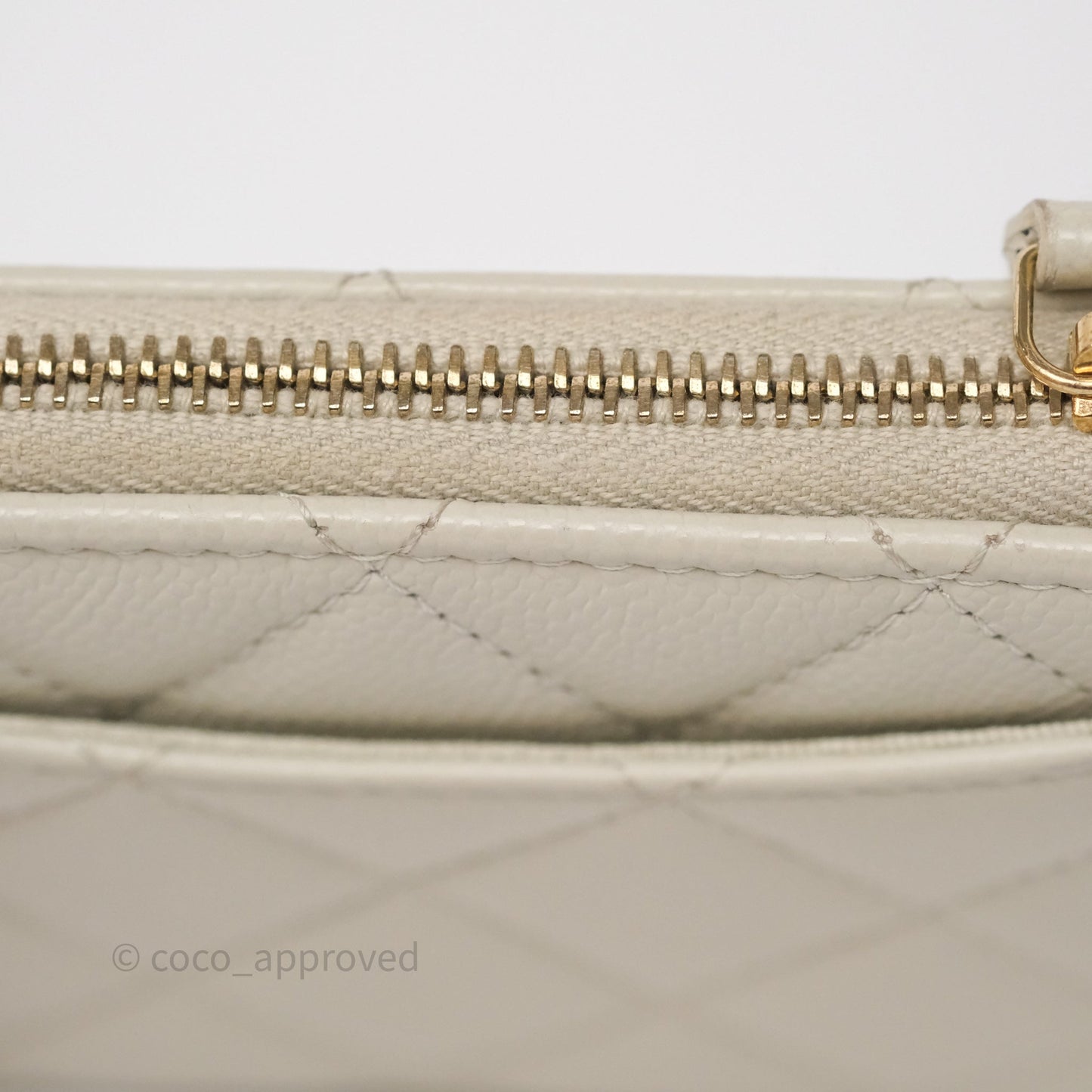 Chanel Zipper Card Holder Wallet Light Grey Caviar Gold Hardware