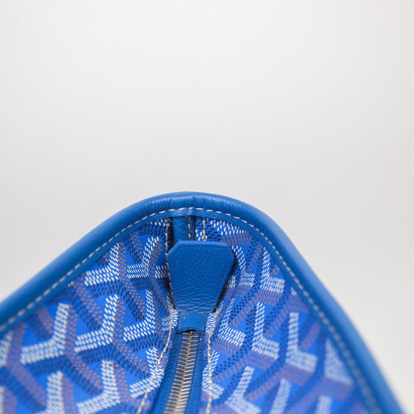 Goyard St Artois Tote MM ⁣⁣⁣⁣⁣⁣⁣⁣⁣⁣⁣⁣⁣⁣⁣⁣⁣⁣⁣⁣Blue Canvas
