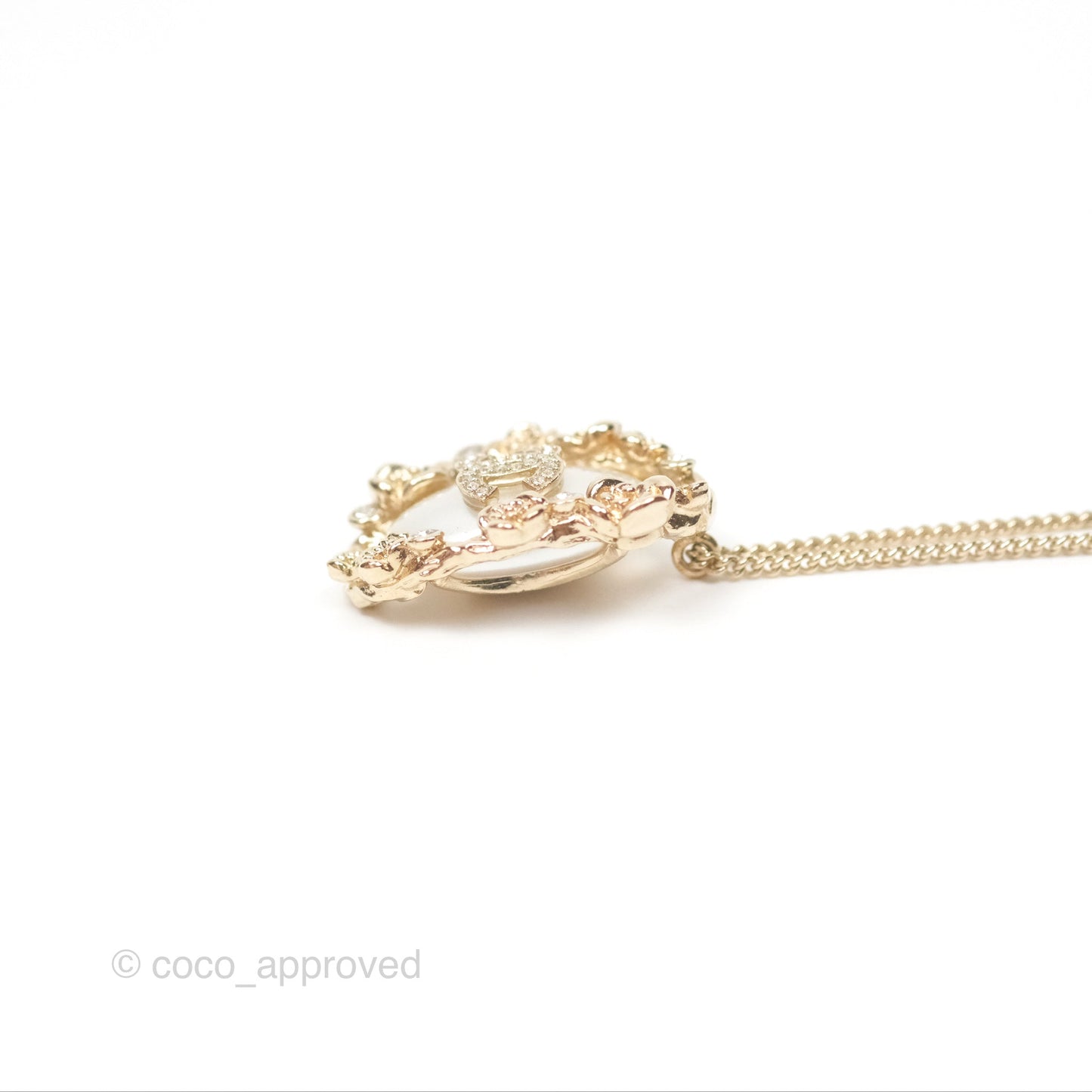 Chanel Oval Pearl CC Crystal Camellia Necklace Gold Tone 22C