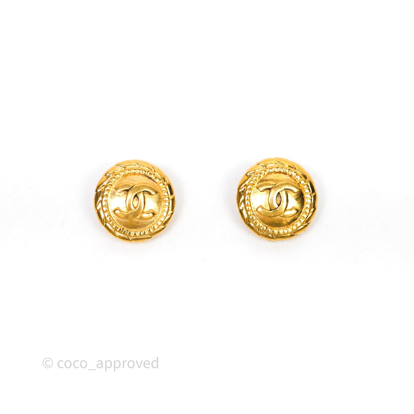 Chanel Vintage CC Round Clip On Earrings Gold Tone