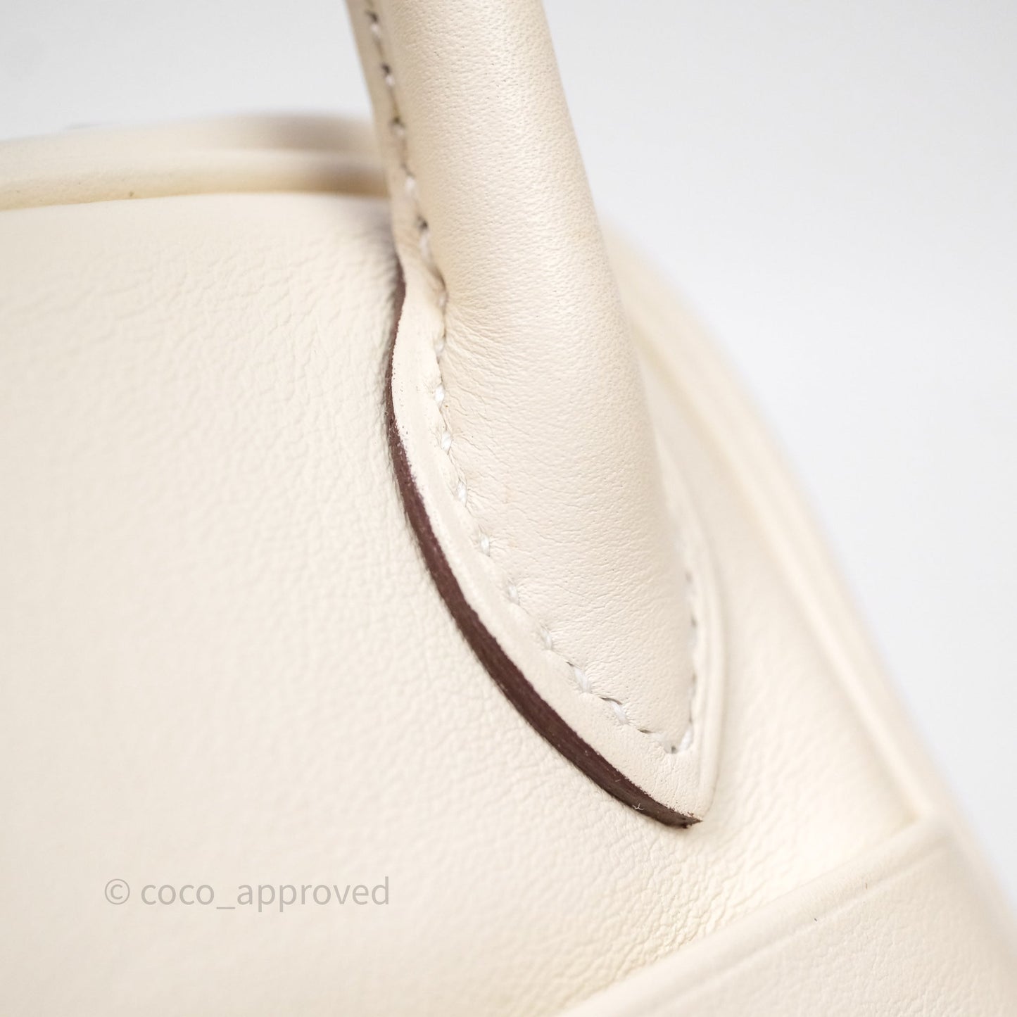 Hermès Mini Lindy 20 Nata I2 Swift Gold Hardware