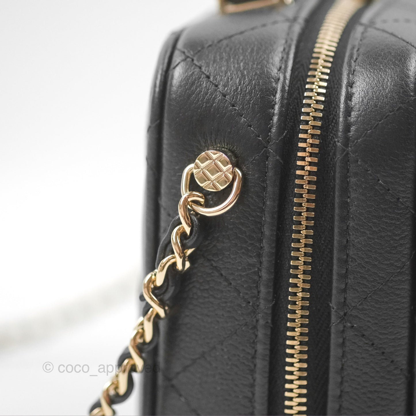 Chanel Quilted Top Handle Vanity Case Black Caviar Gold Hardware 22P