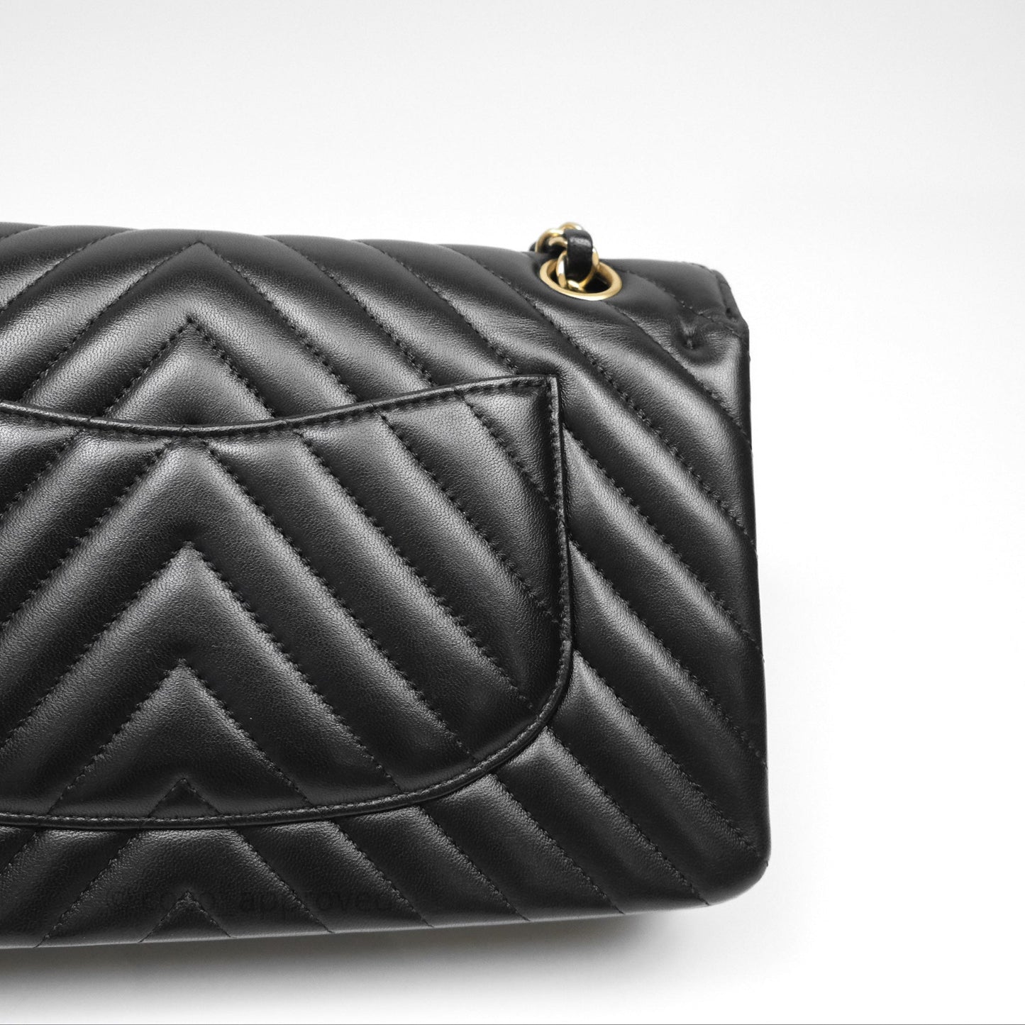 Chanel Classic M/L Medium Flap Chevron Black Lambskin Aged Gold Hardware